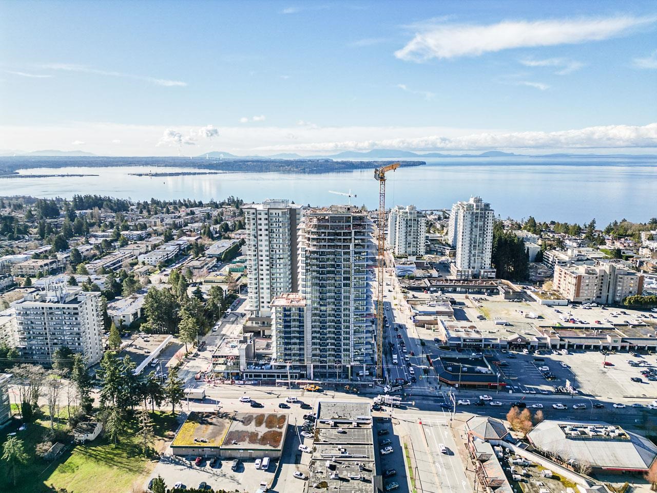 906 1588 JOHNSTON ROAD, #906