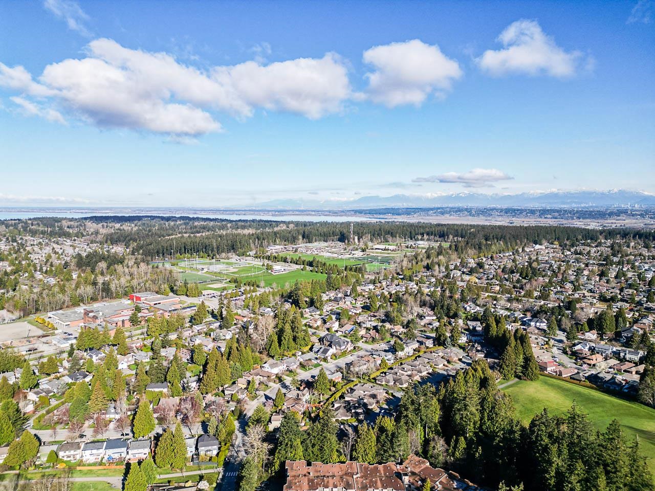906 1588 JOHNSTON ROAD, #906