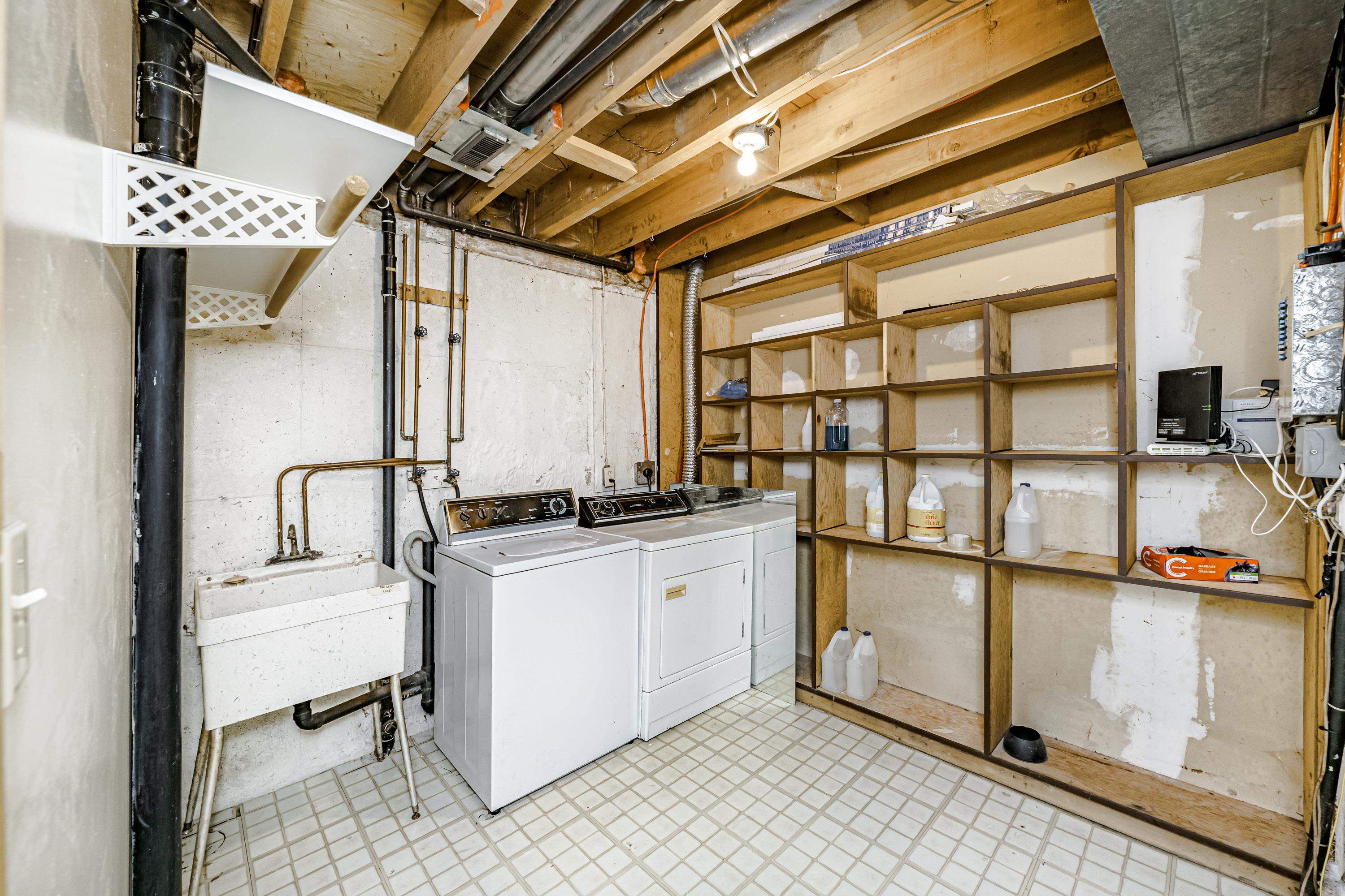 861 HENDECOURT ROAD