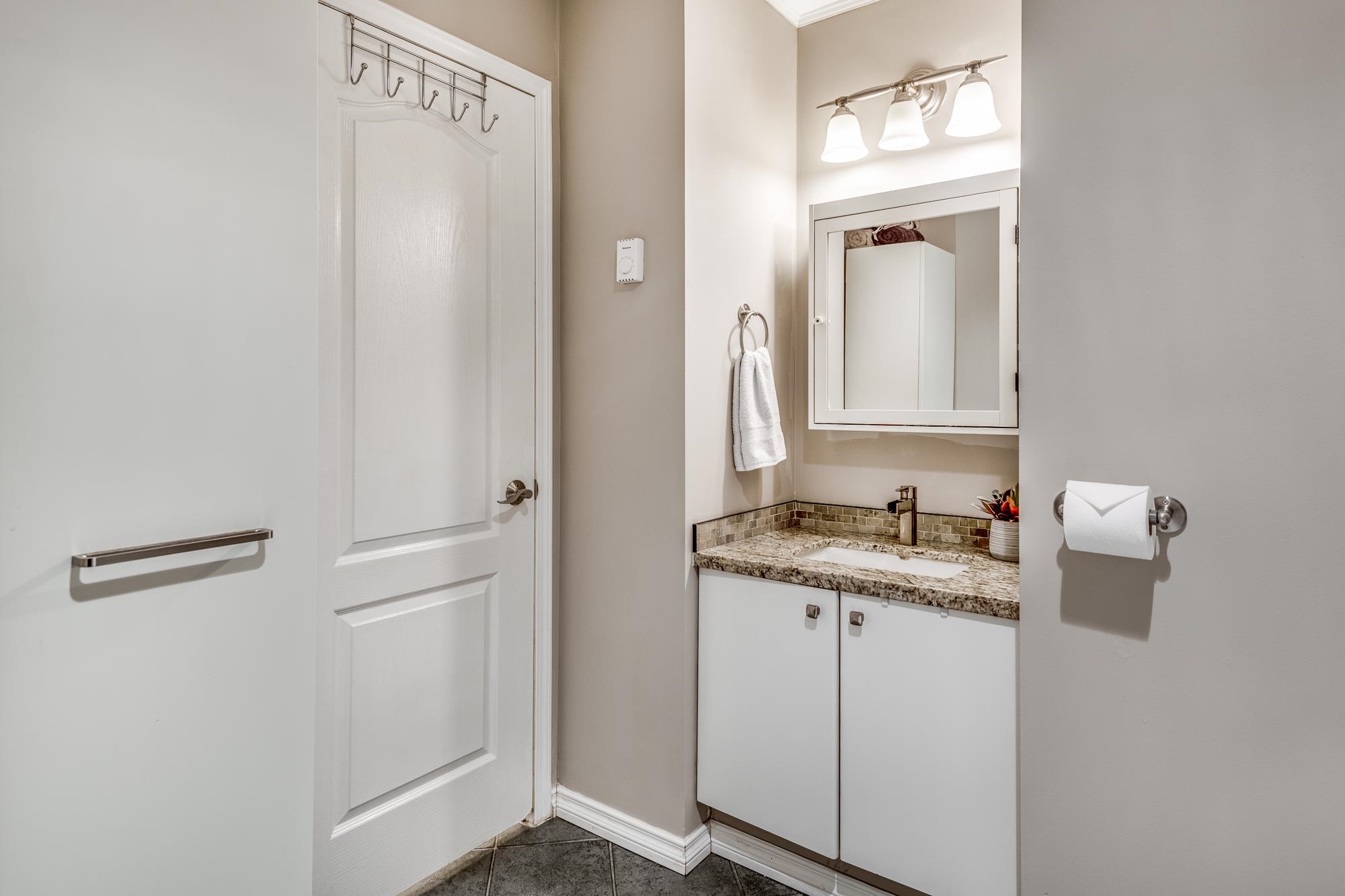 103 5888 DOVER CRESCENT, #103