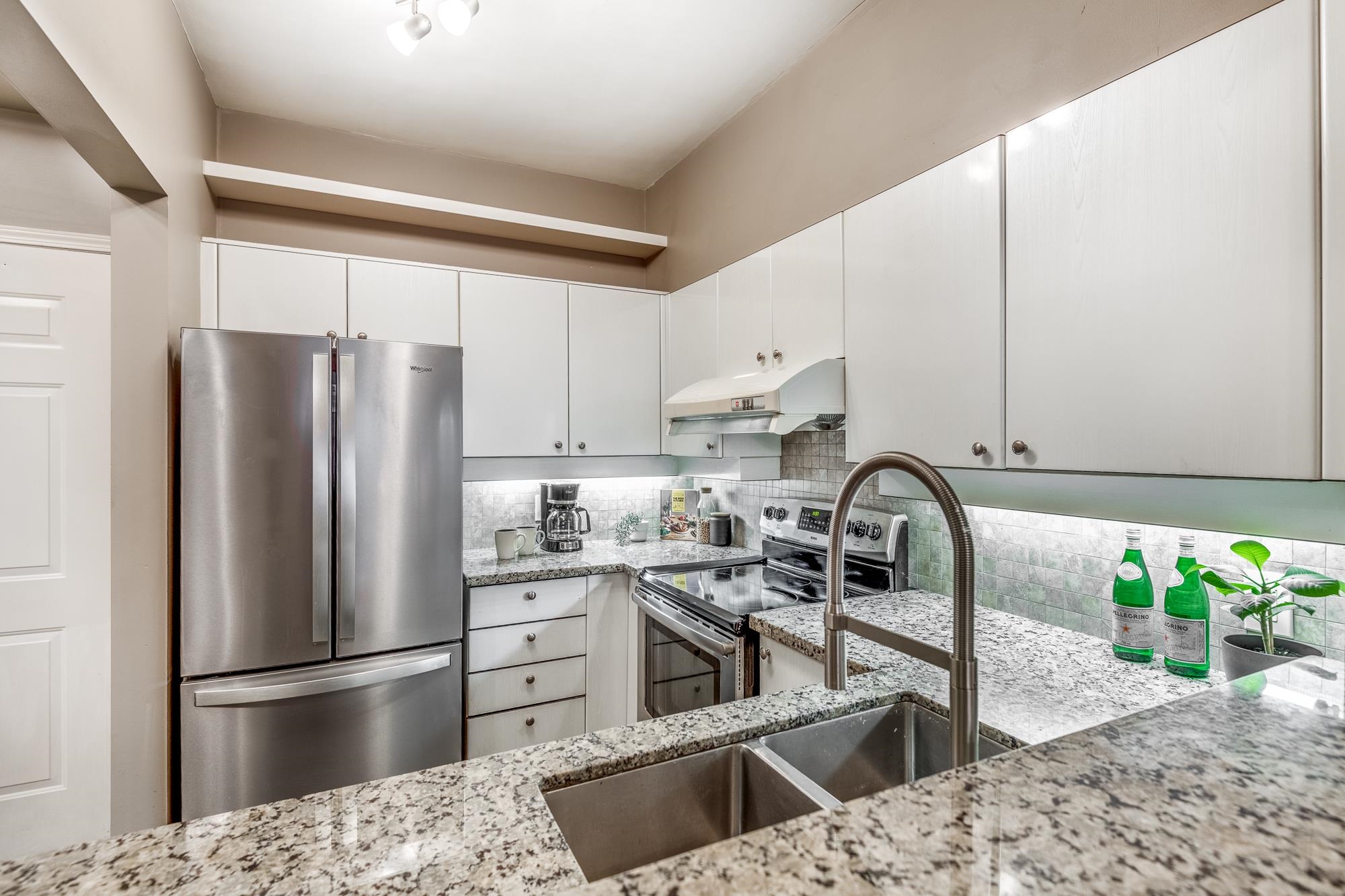 103 5888 DOVER CRESCENT, #103