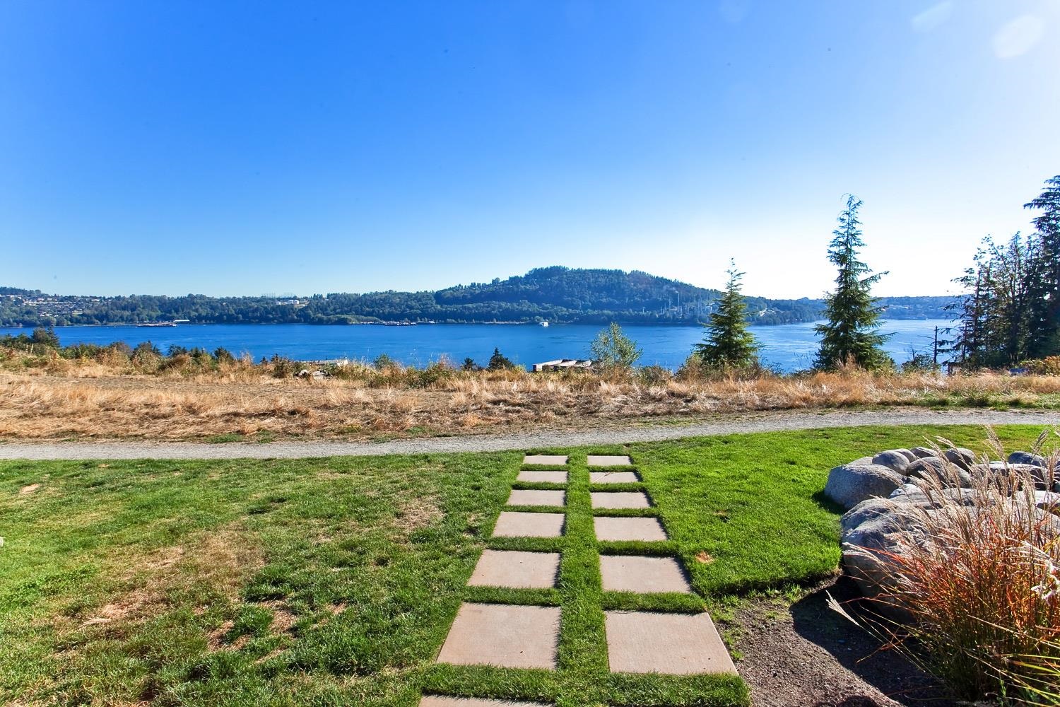 428 3629 DEERCREST DRIVE, #428
