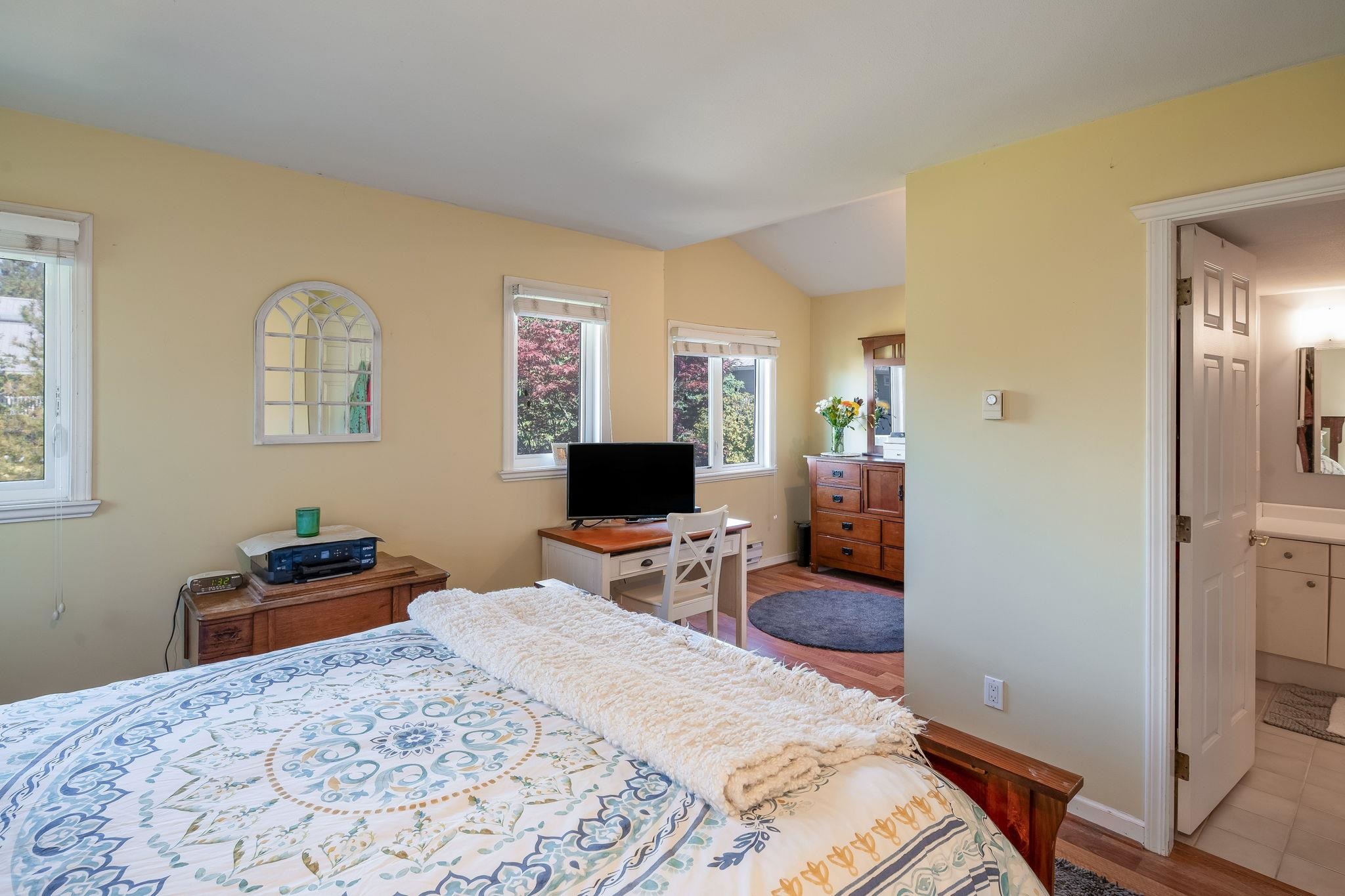 1548 BOWSER AVENUE