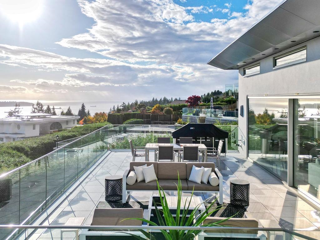 1416 SANDHURST PLACE