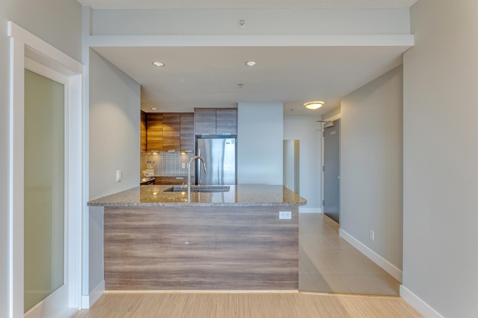 1008 2968 GLEN DRIVE, #1008