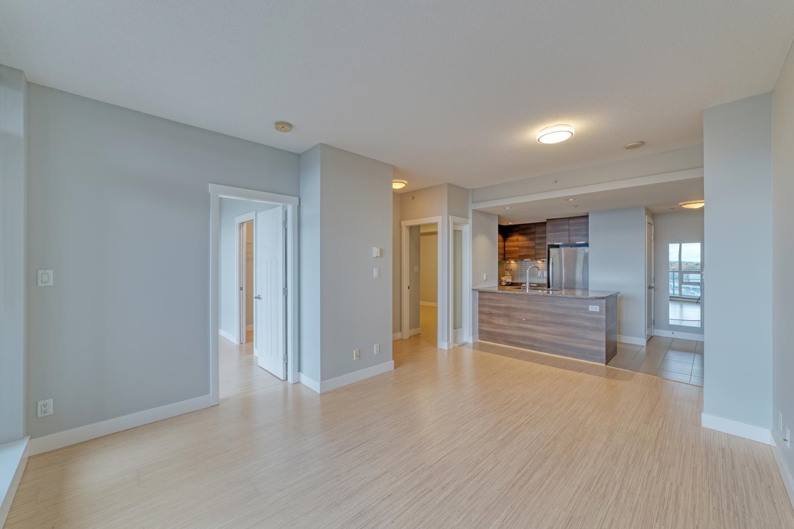 1008 2968 GLEN DRIVE, #1008