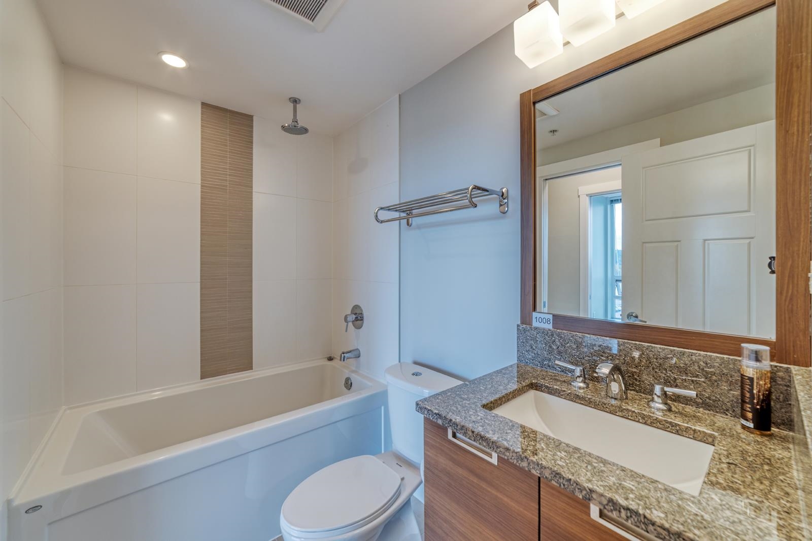 1008 2968 GLEN DRIVE, #1008