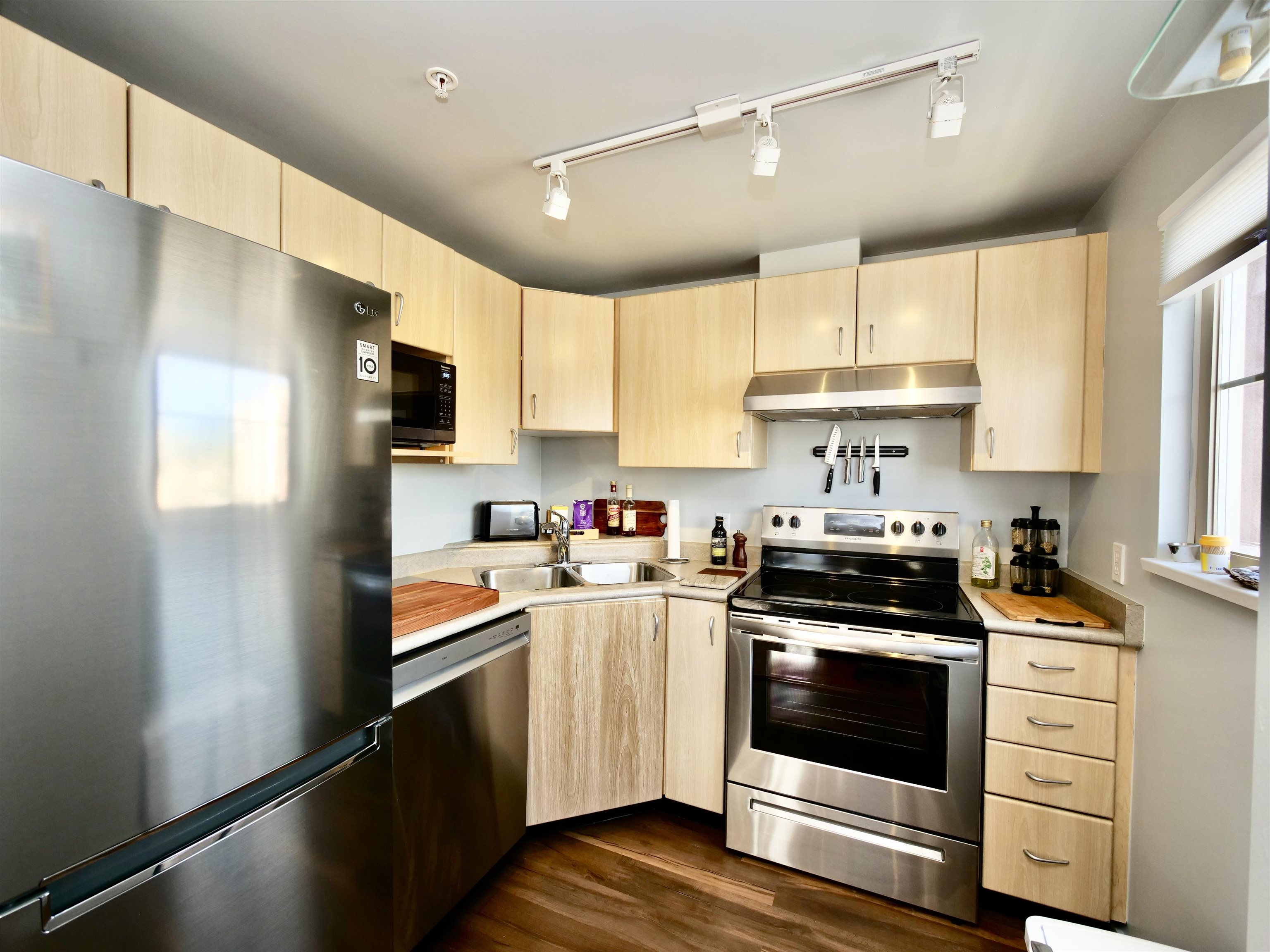 1103 121 W 15TH STREET, #1103