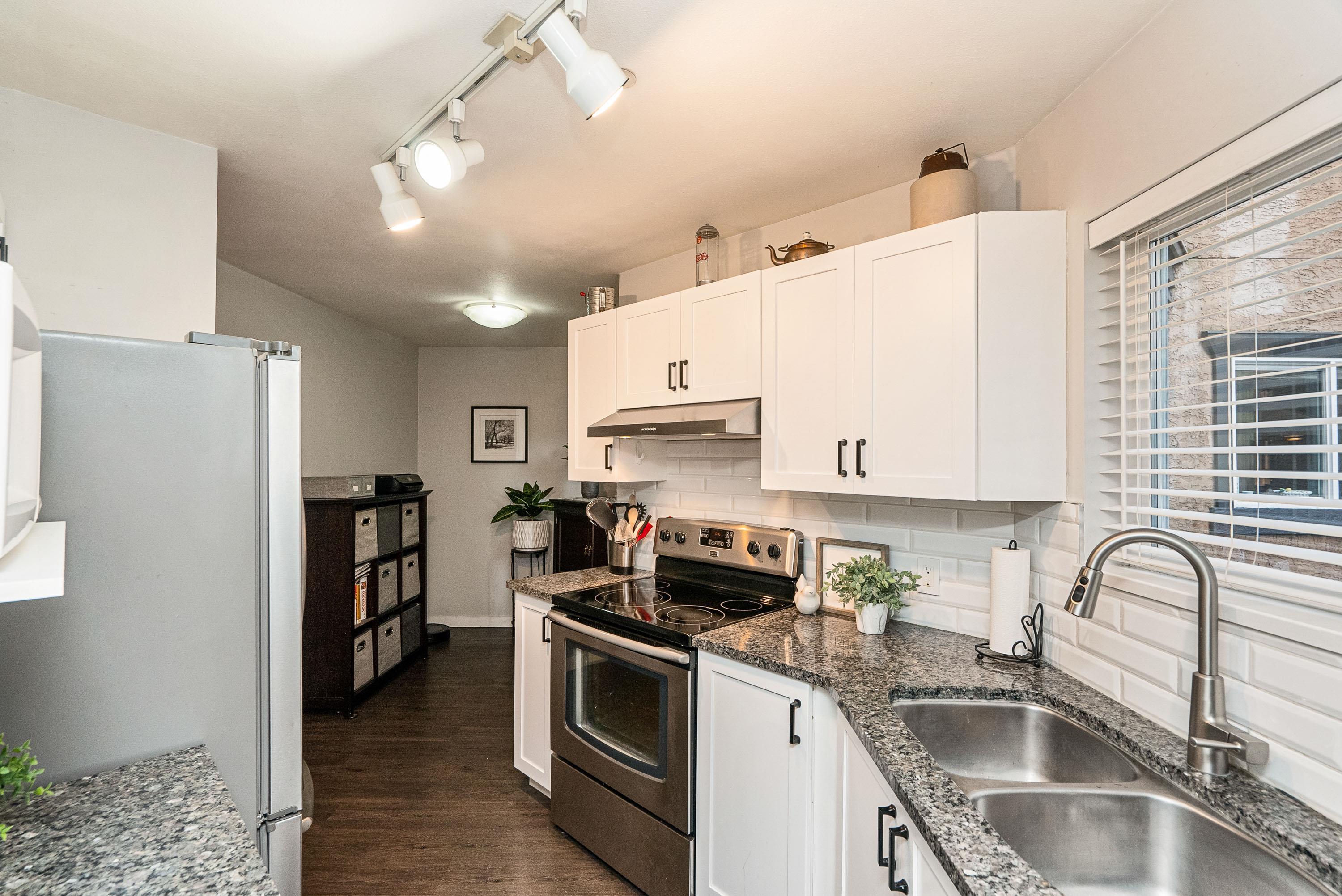 306 20288 54 AVENUE, #306