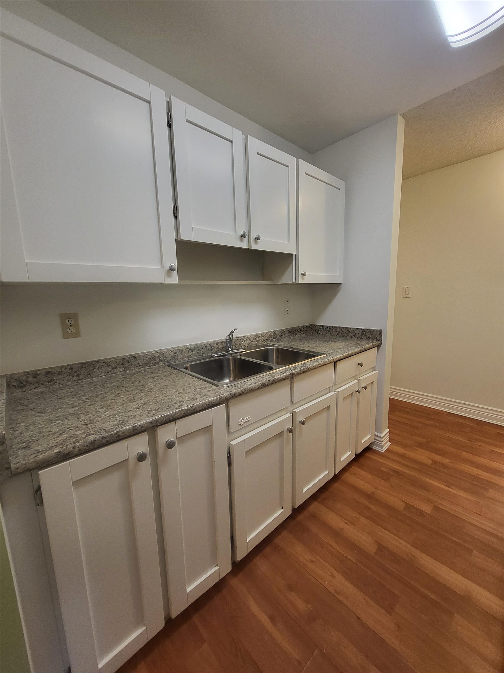 211 1860 E SOUTHMERE CRESCENT, #211