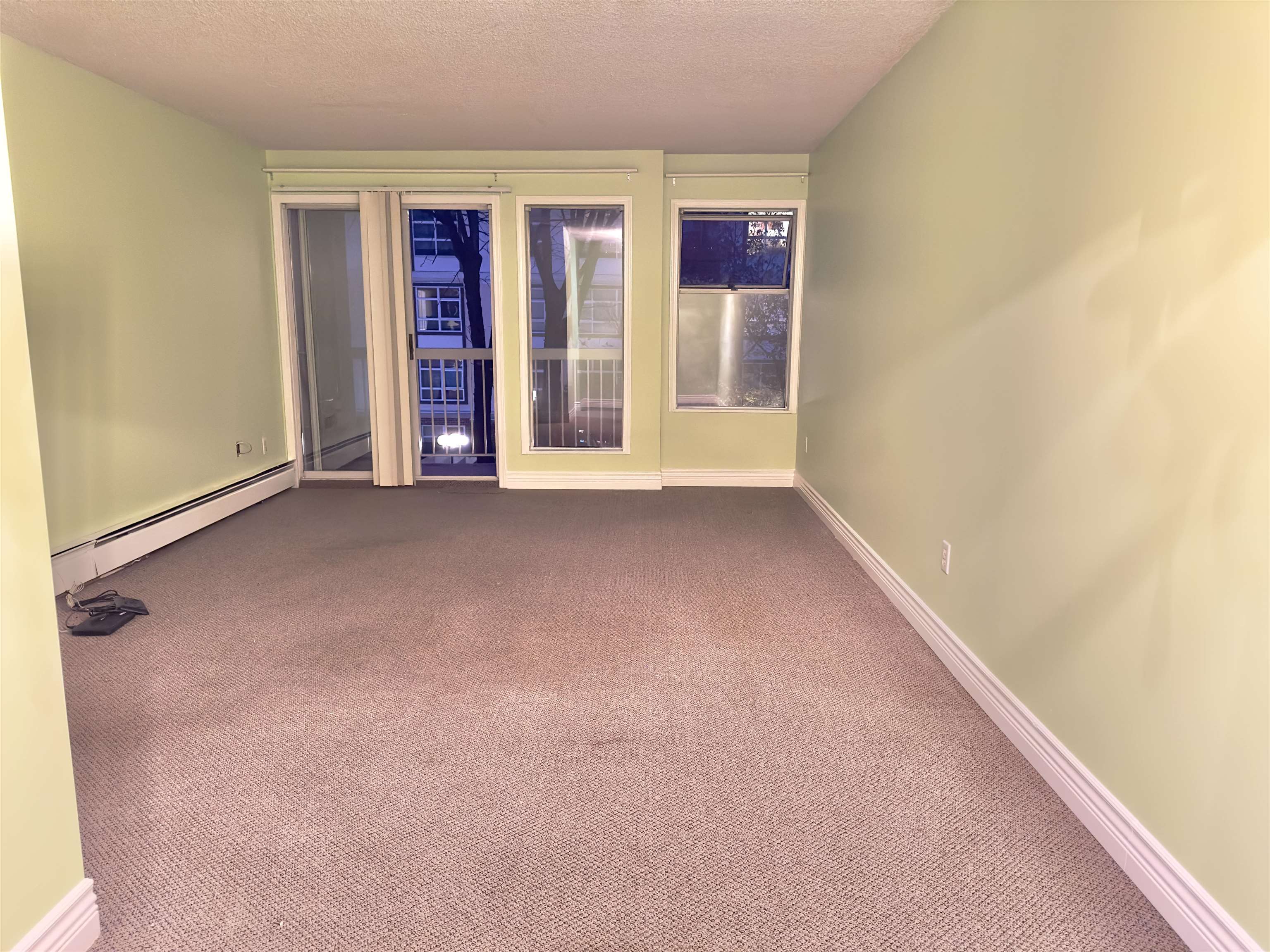 211 1860 E SOUTHMERE CRESCENT, #211