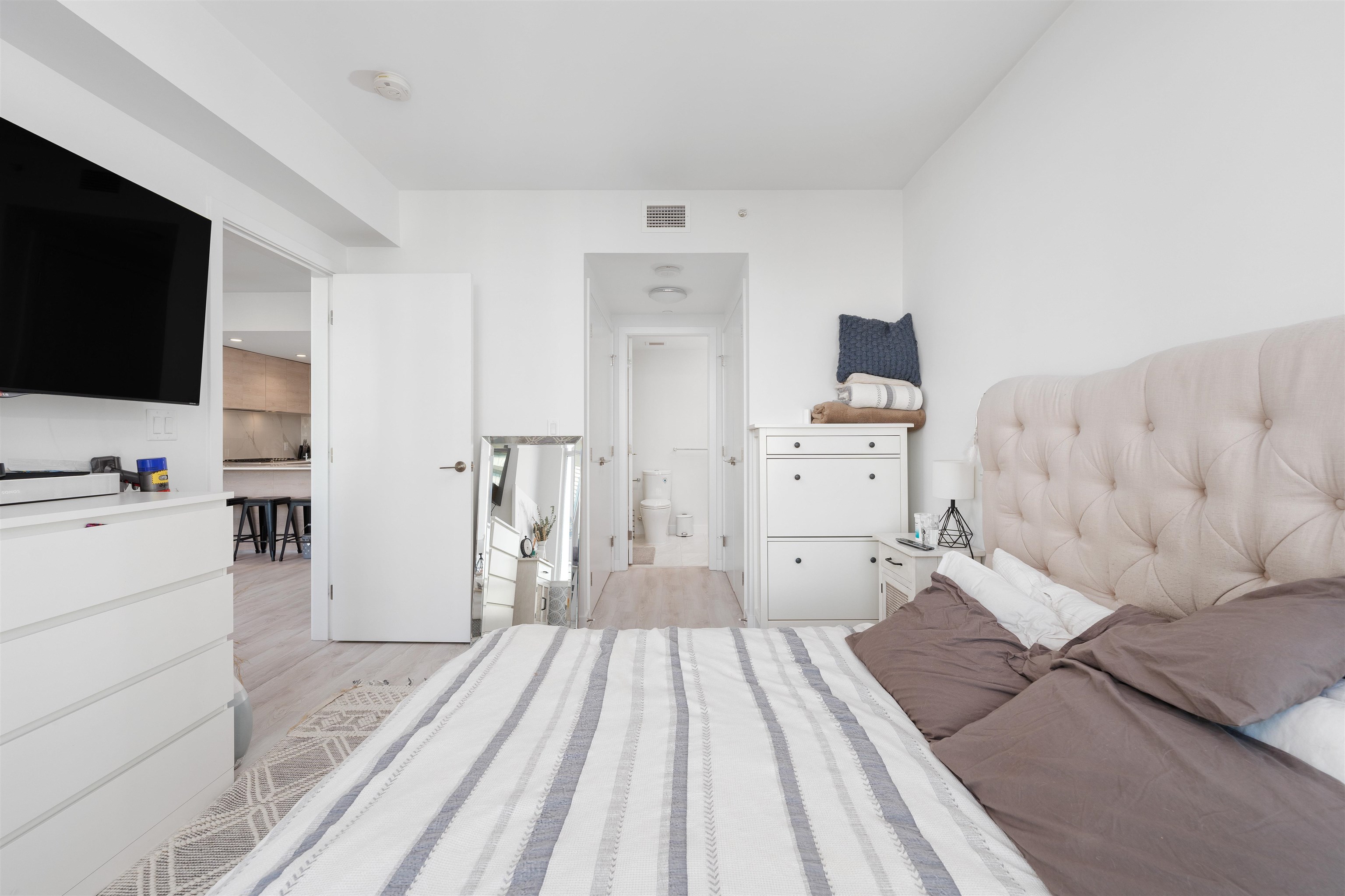 1804 2085 SKYLINE COURT, #1804