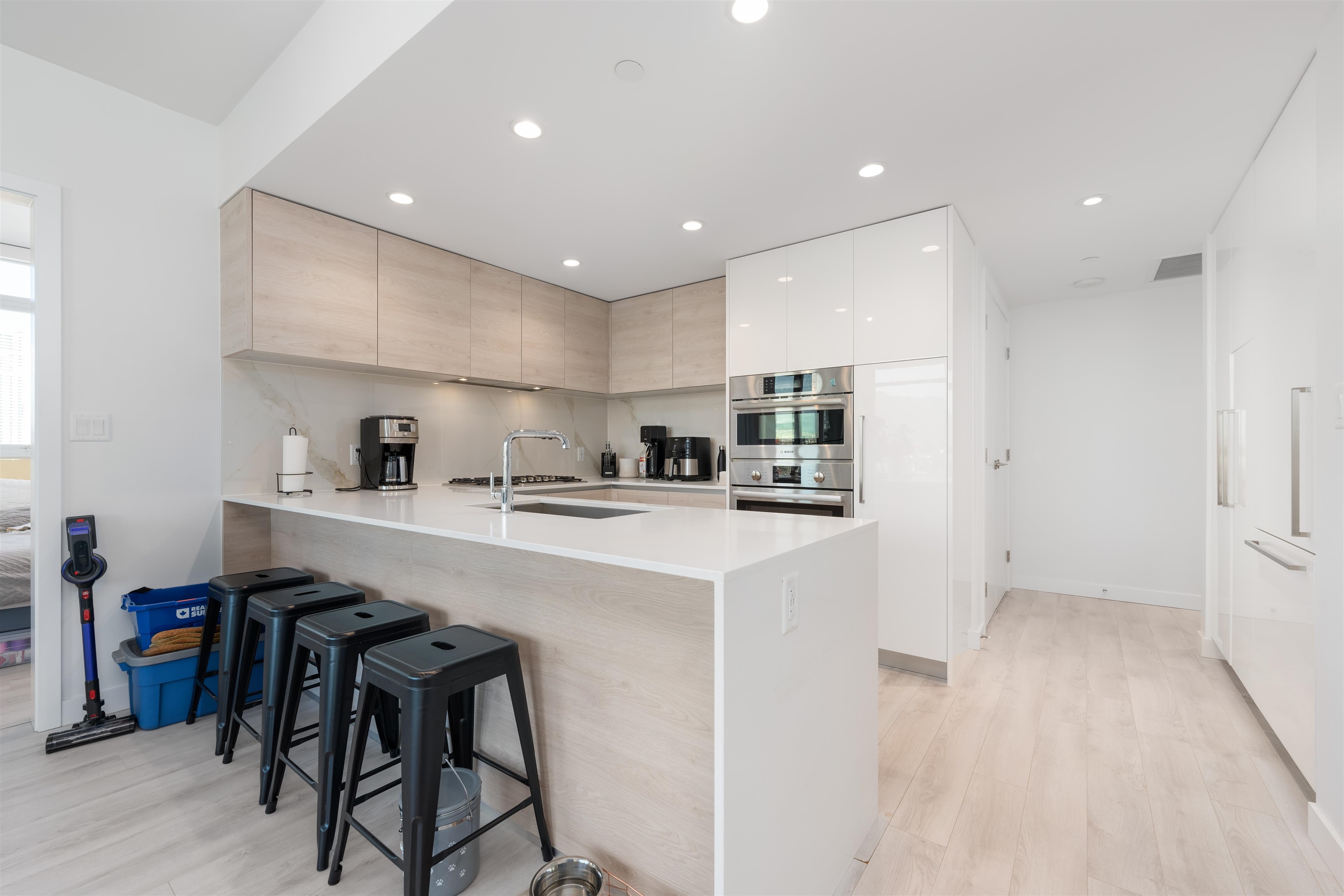 1804 2085 SKYLINE COURT, #1804
