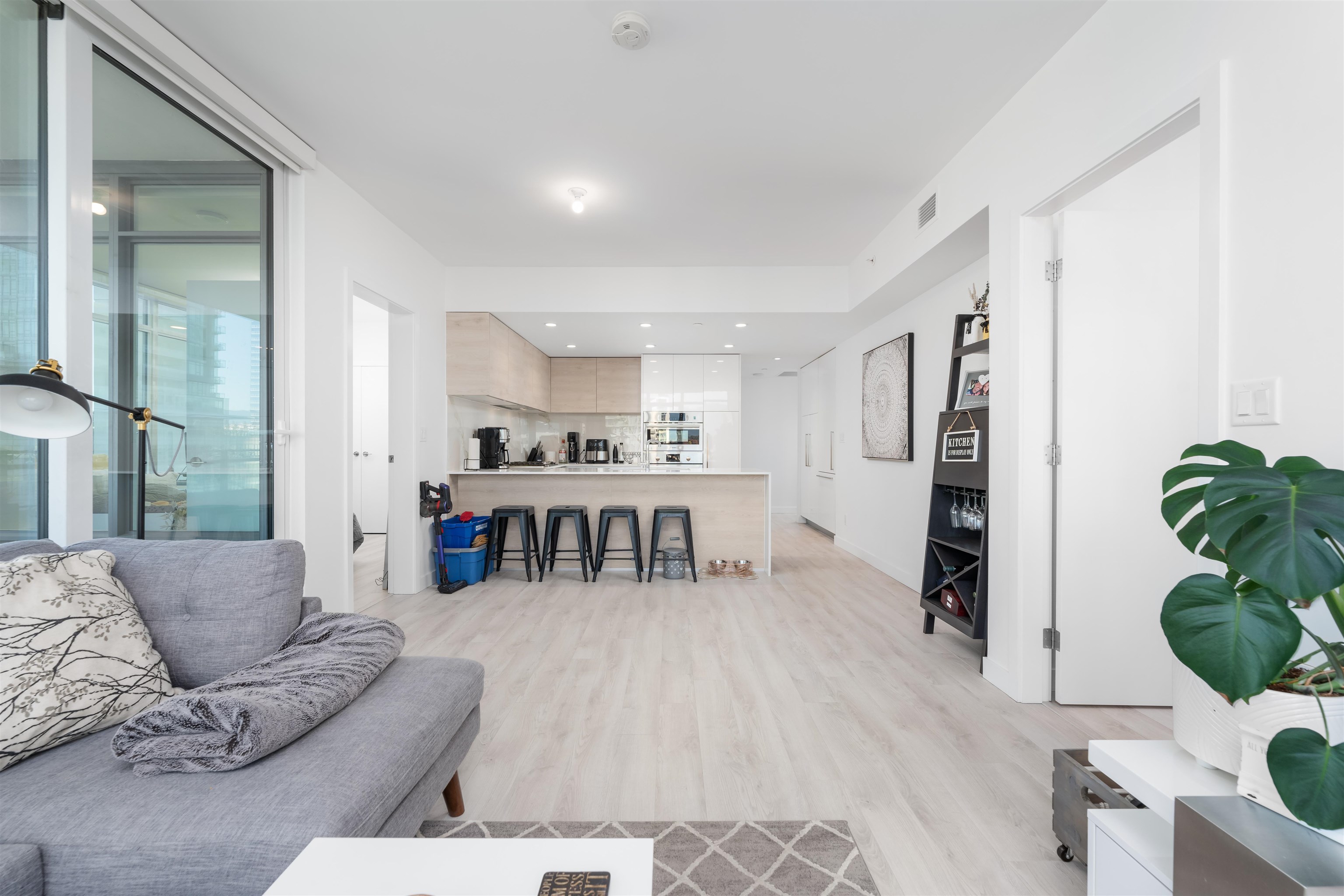 1804 2085 SKYLINE COURT, #1804