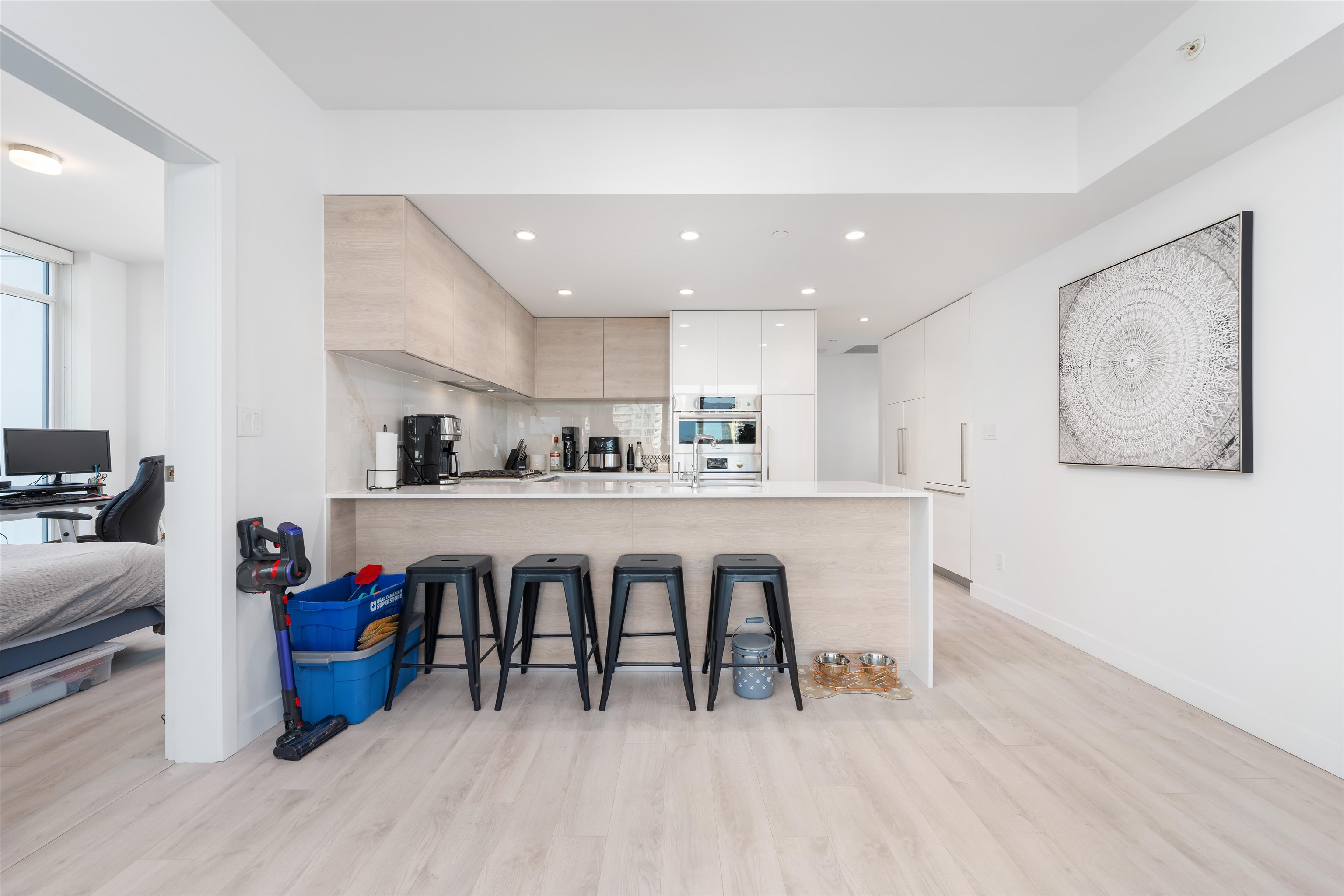 1804 2085 SKYLINE COURT, #1804
