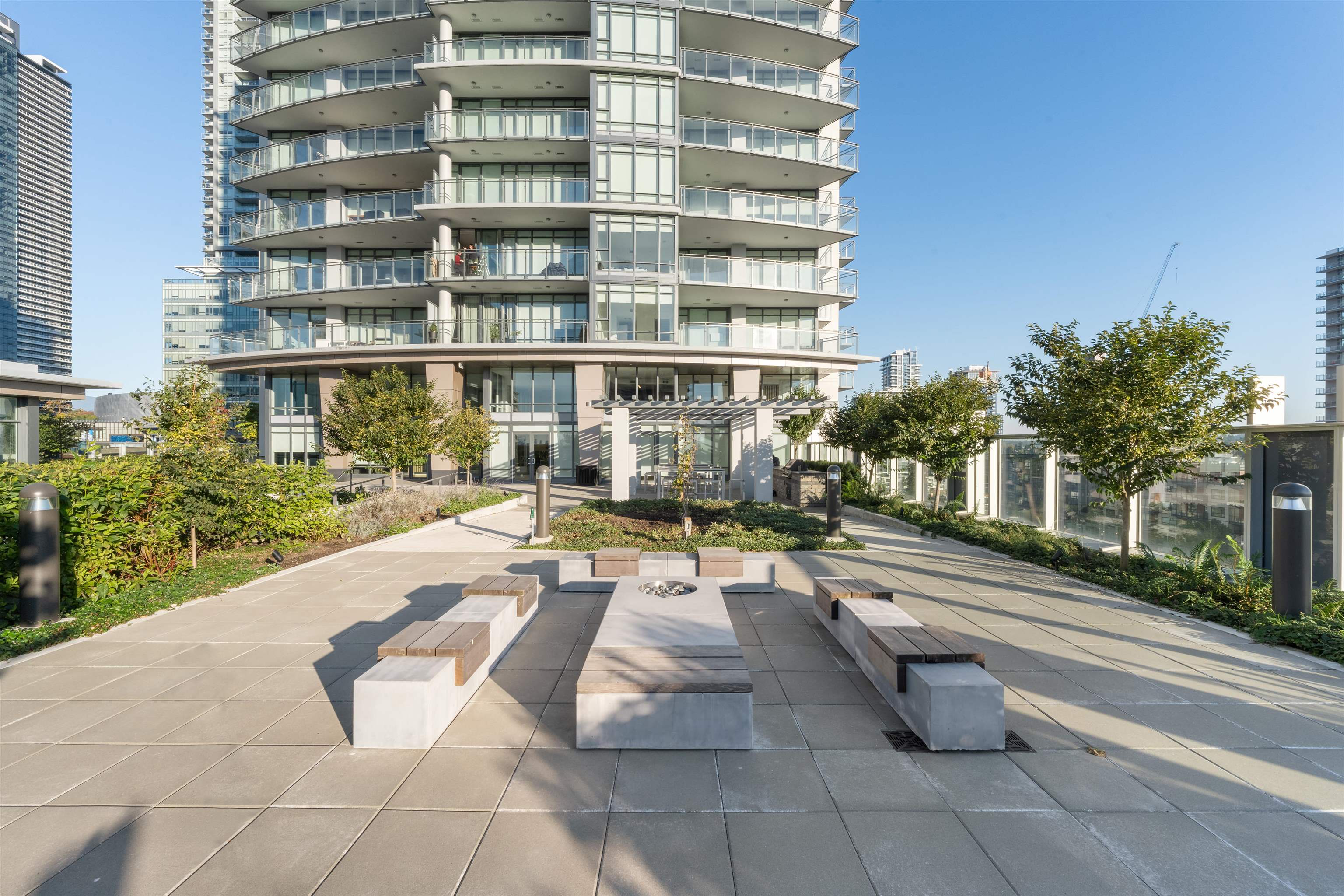 1804 2085 SKYLINE COURT, #1804