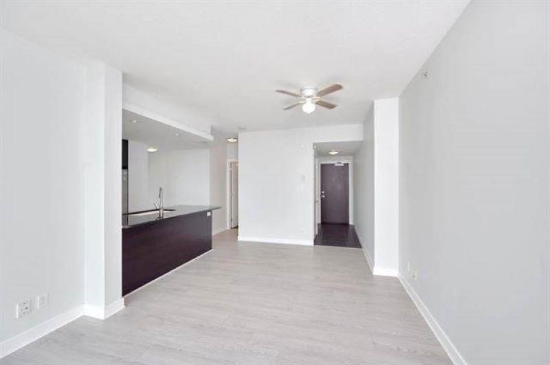 1101 2968 GLEN DRIVE, #1101