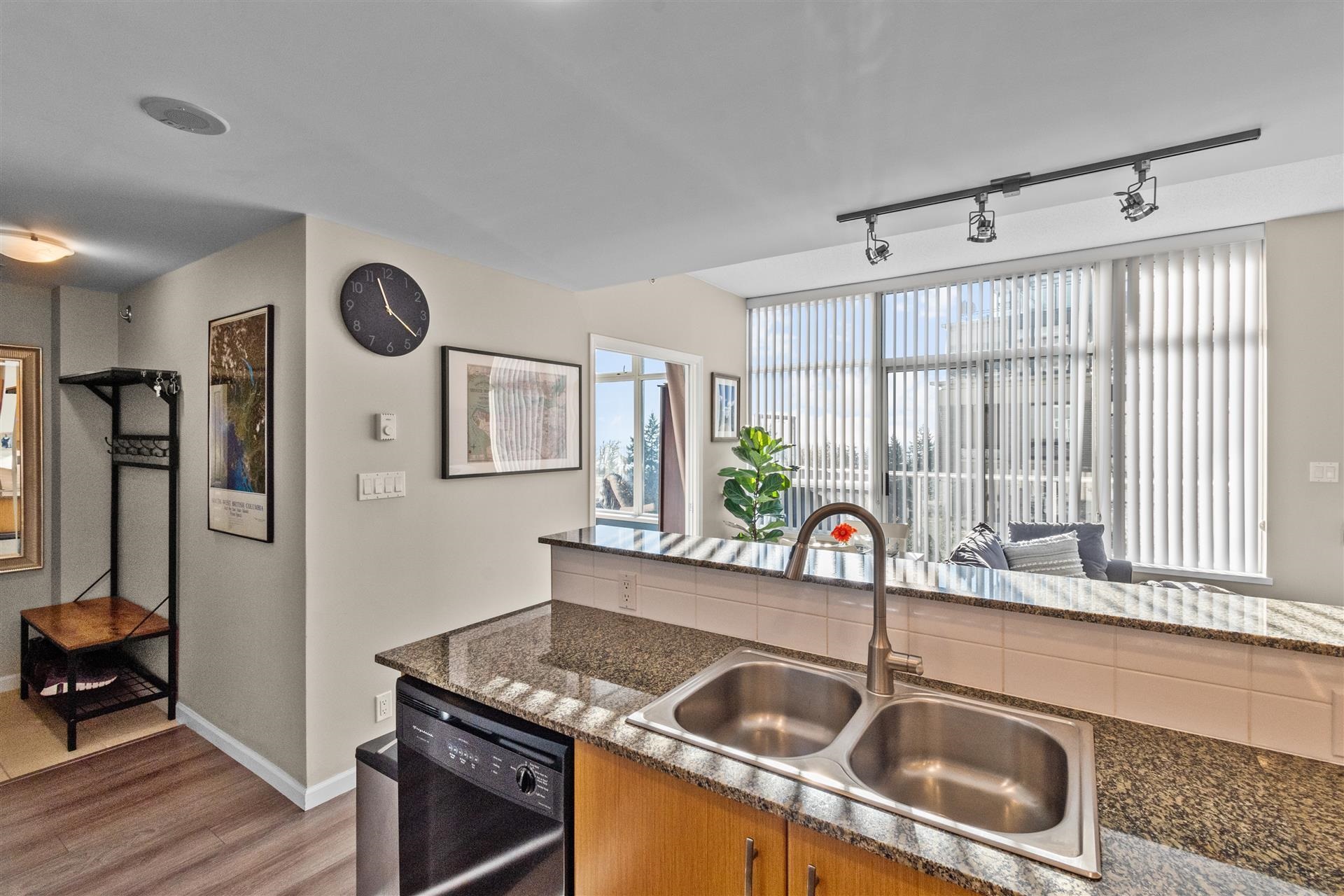 607 9298 UNIVERSITY CRESCENT, #607