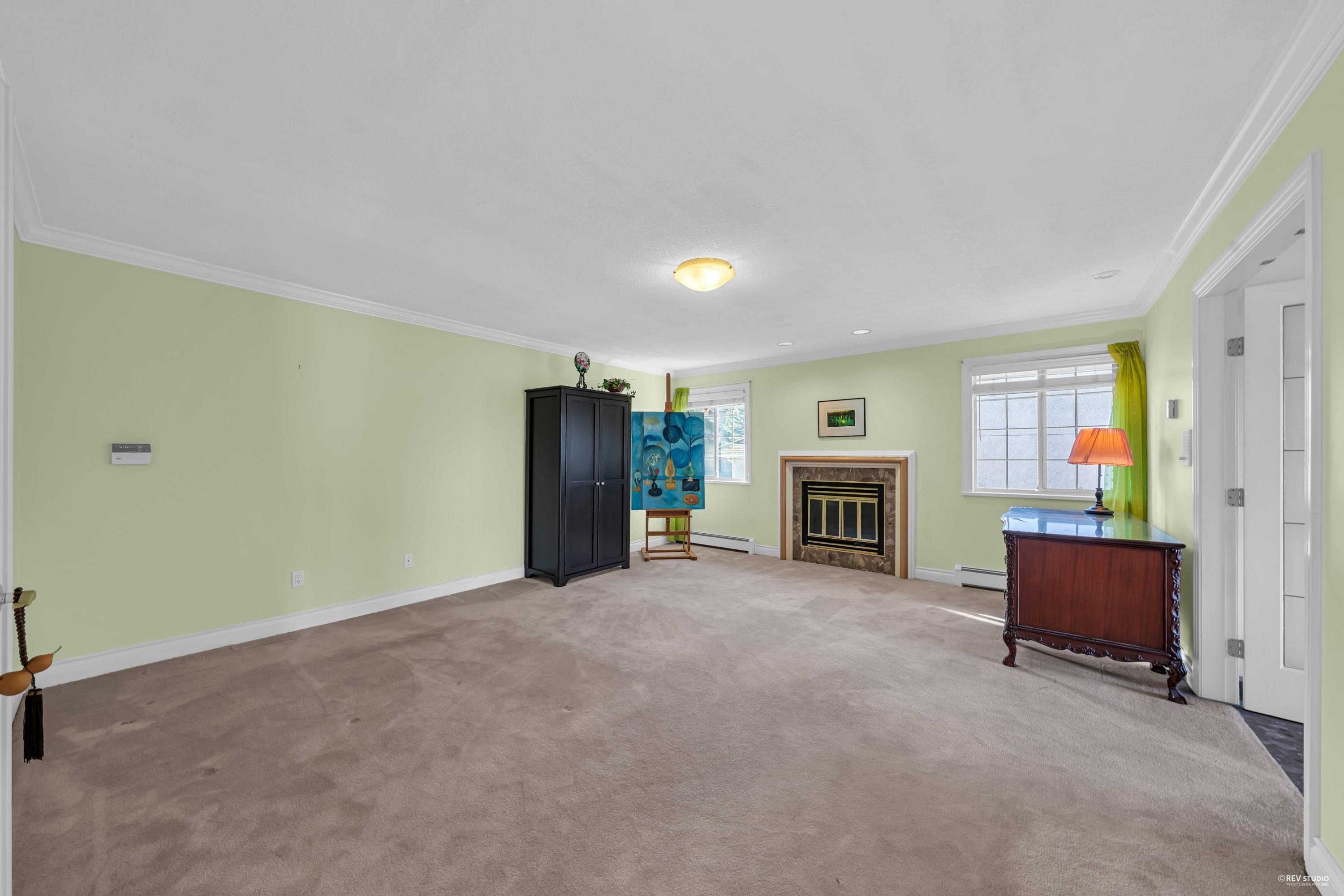 8075 REIGATE ROAD