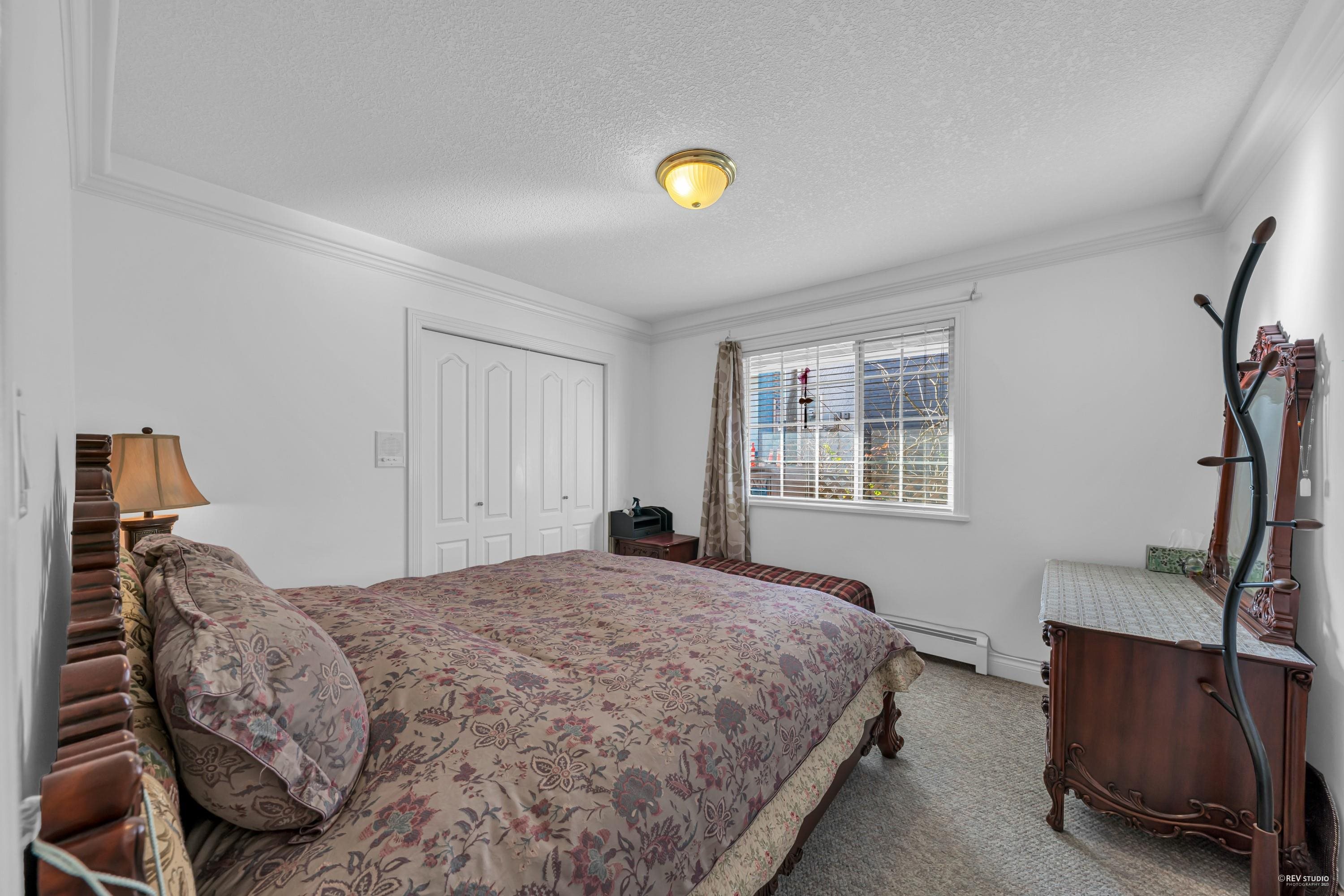 8075 REIGATE ROAD