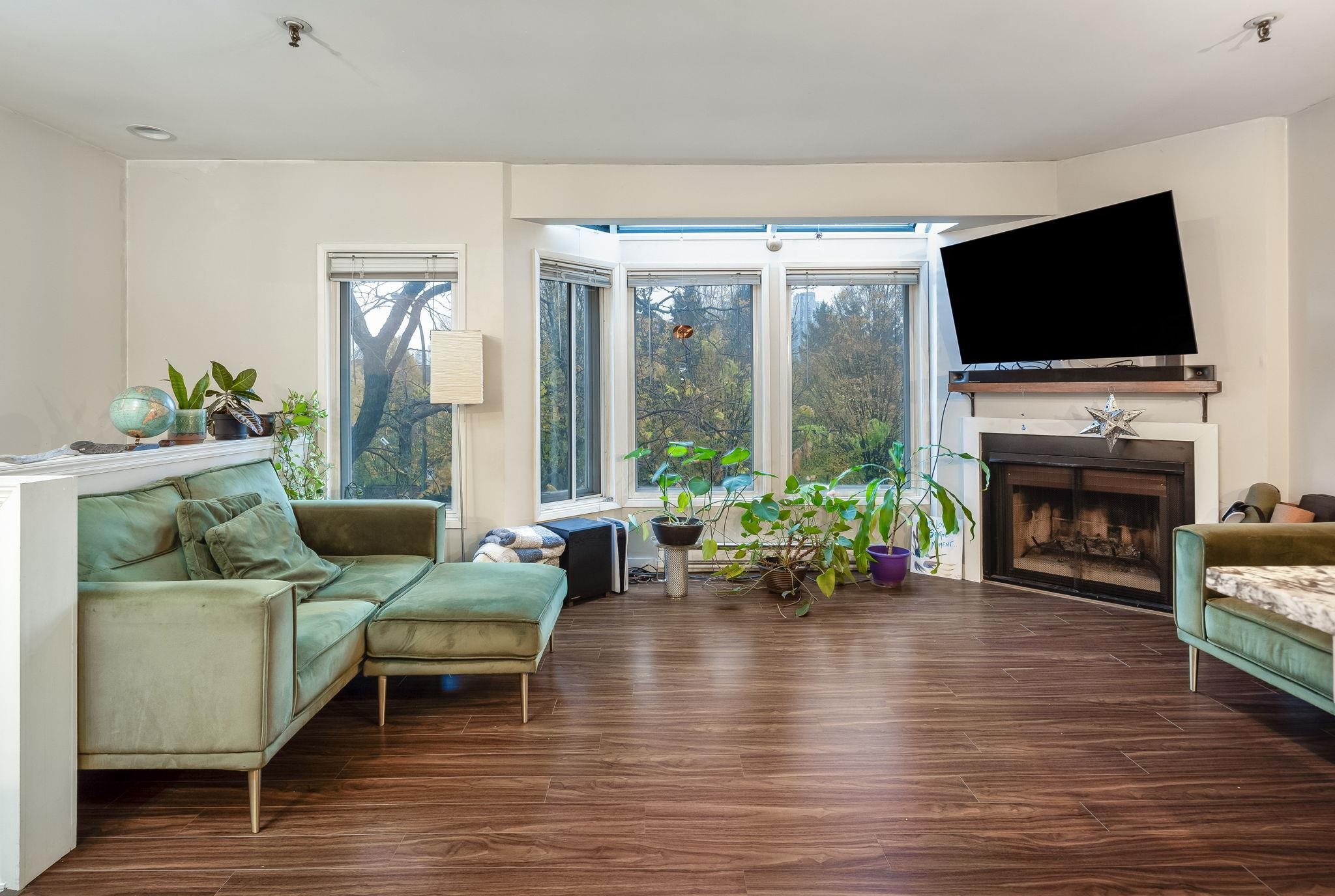 C2 1100 W 6TH AVENUE, #C2