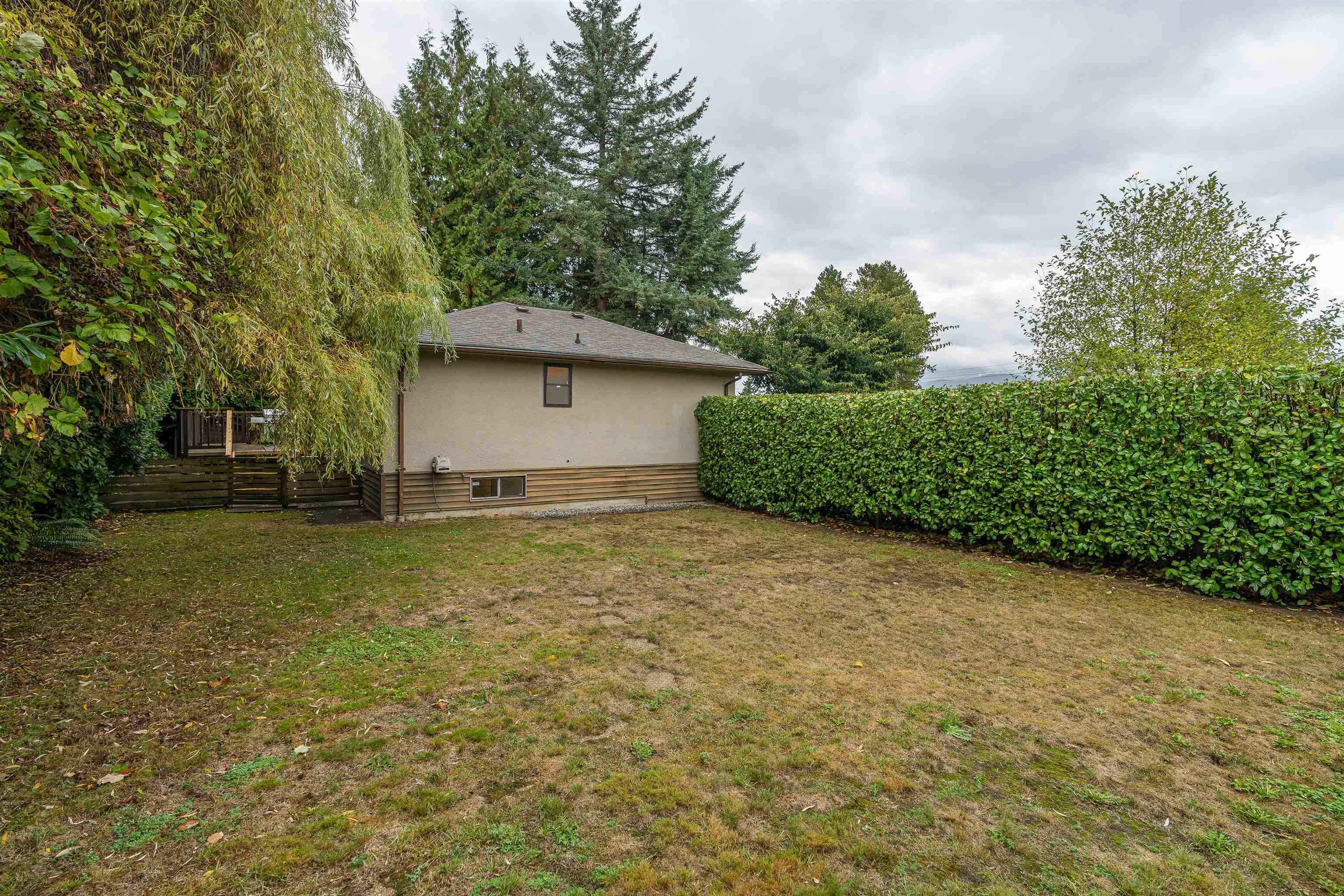 993 FRIAR CRESCENT