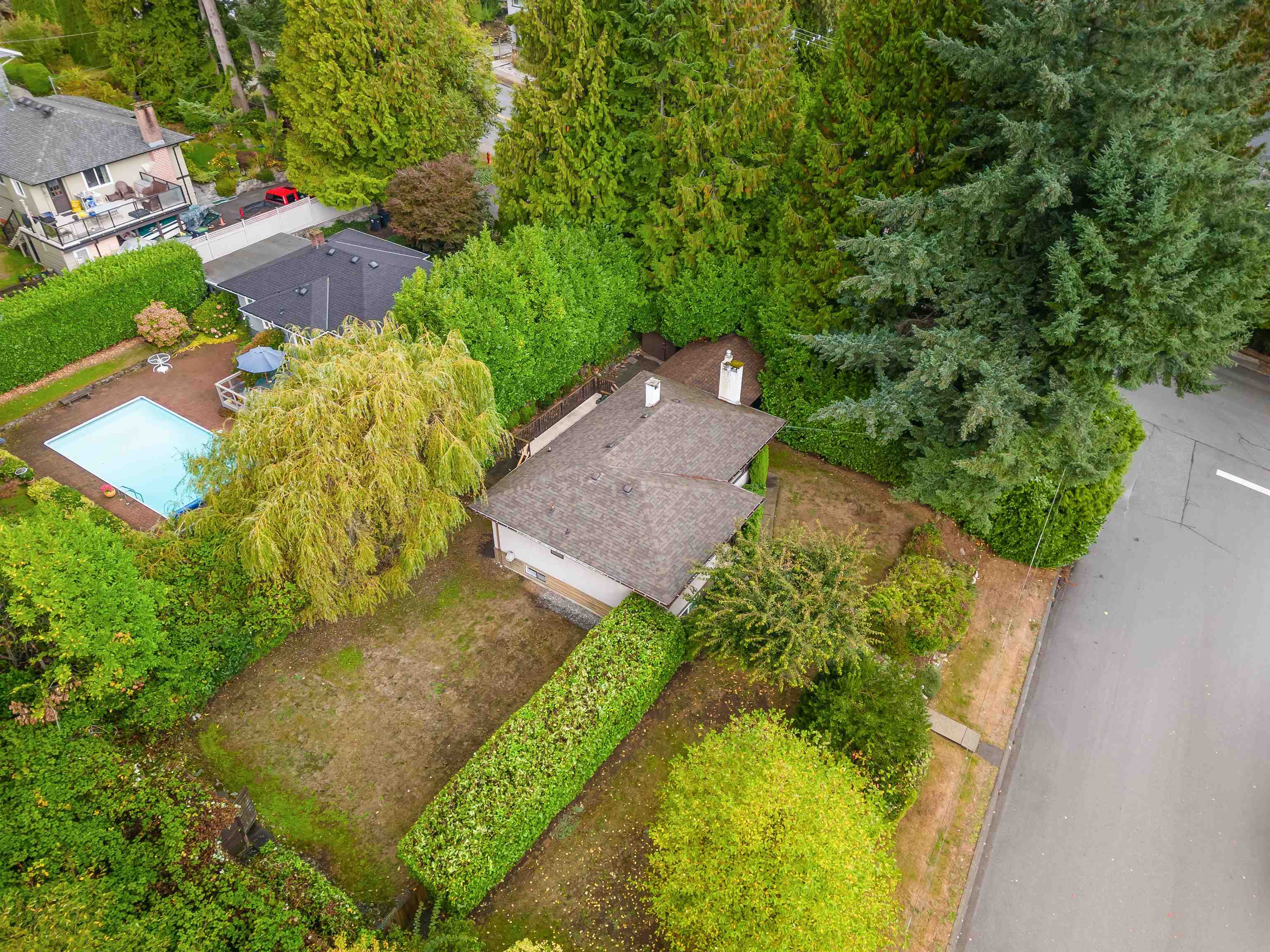 993 FRIAR CRESCENT