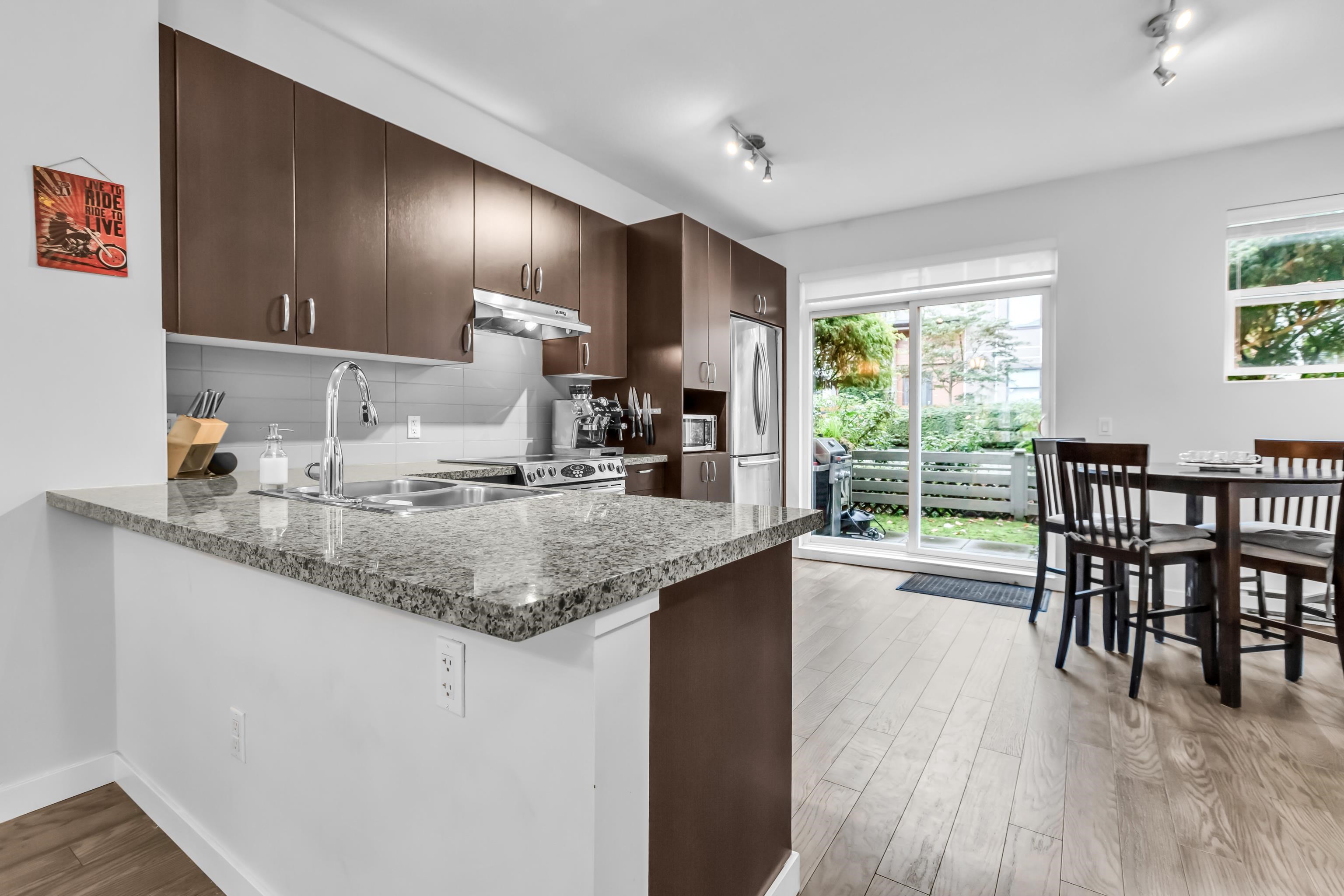 30 2729 158 STREET, #30