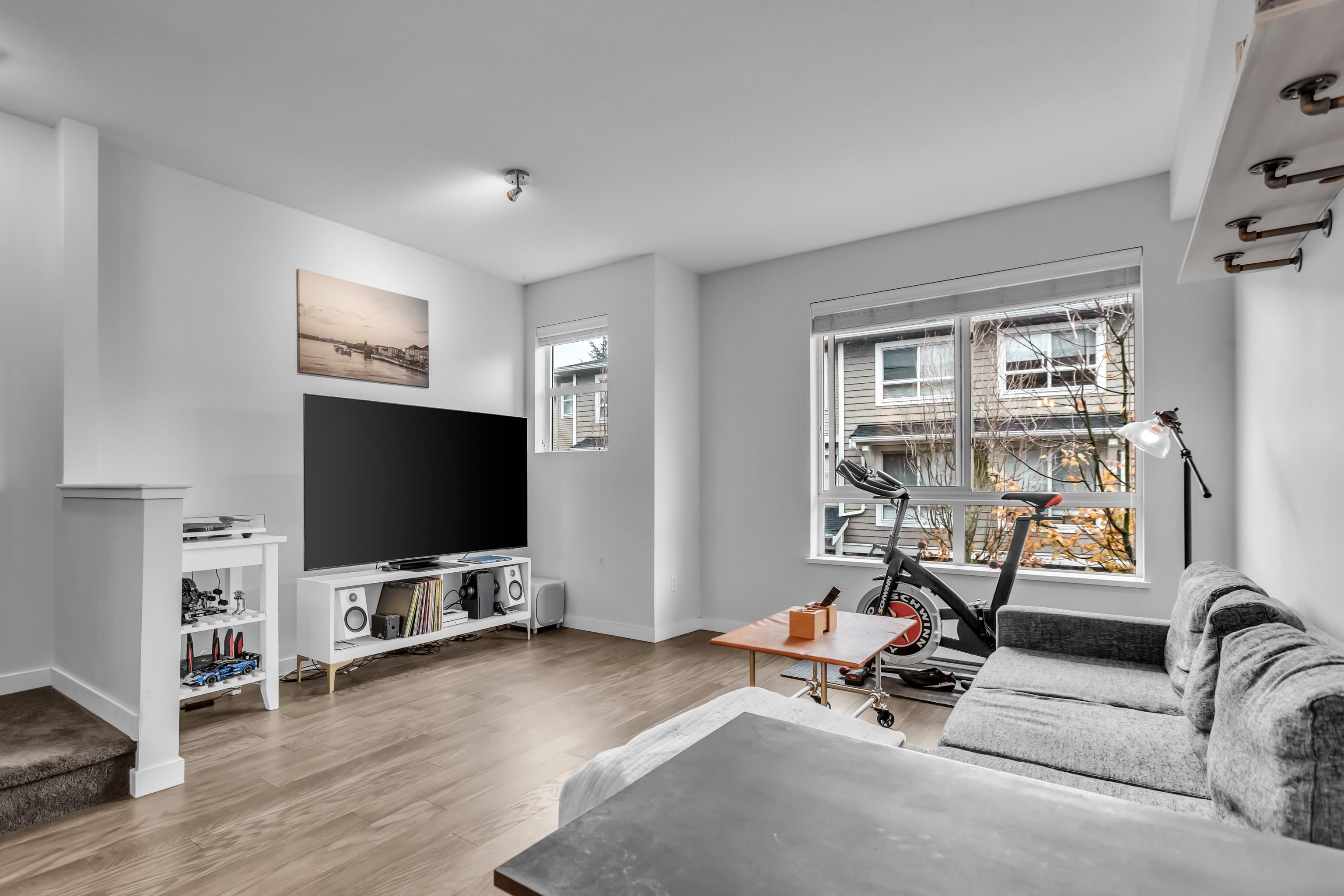 30 2729 158 STREET, #30