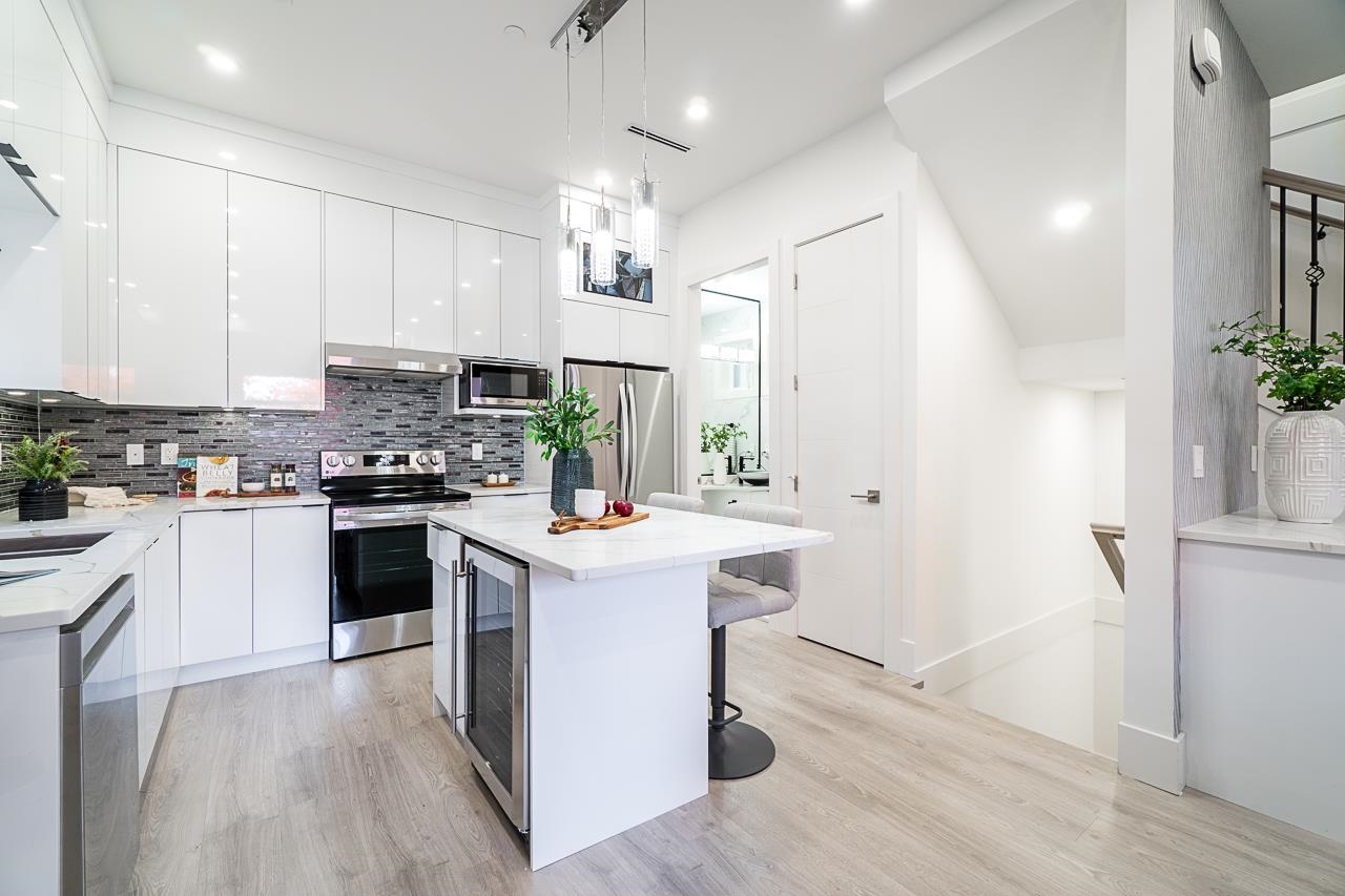 #1 1876 E 49TH AVENUE, ##1