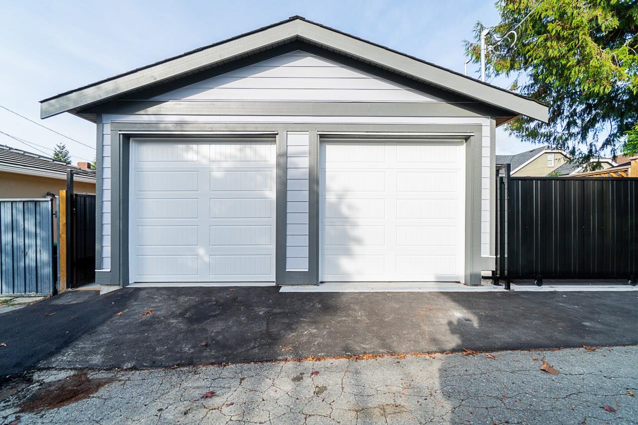 #1 1876 E 49TH AVENUE, ##1