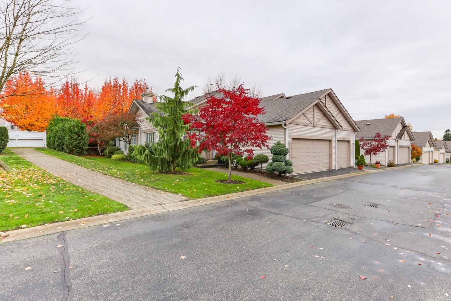 114 9012 WALNUT GROVE DRIVE, #114