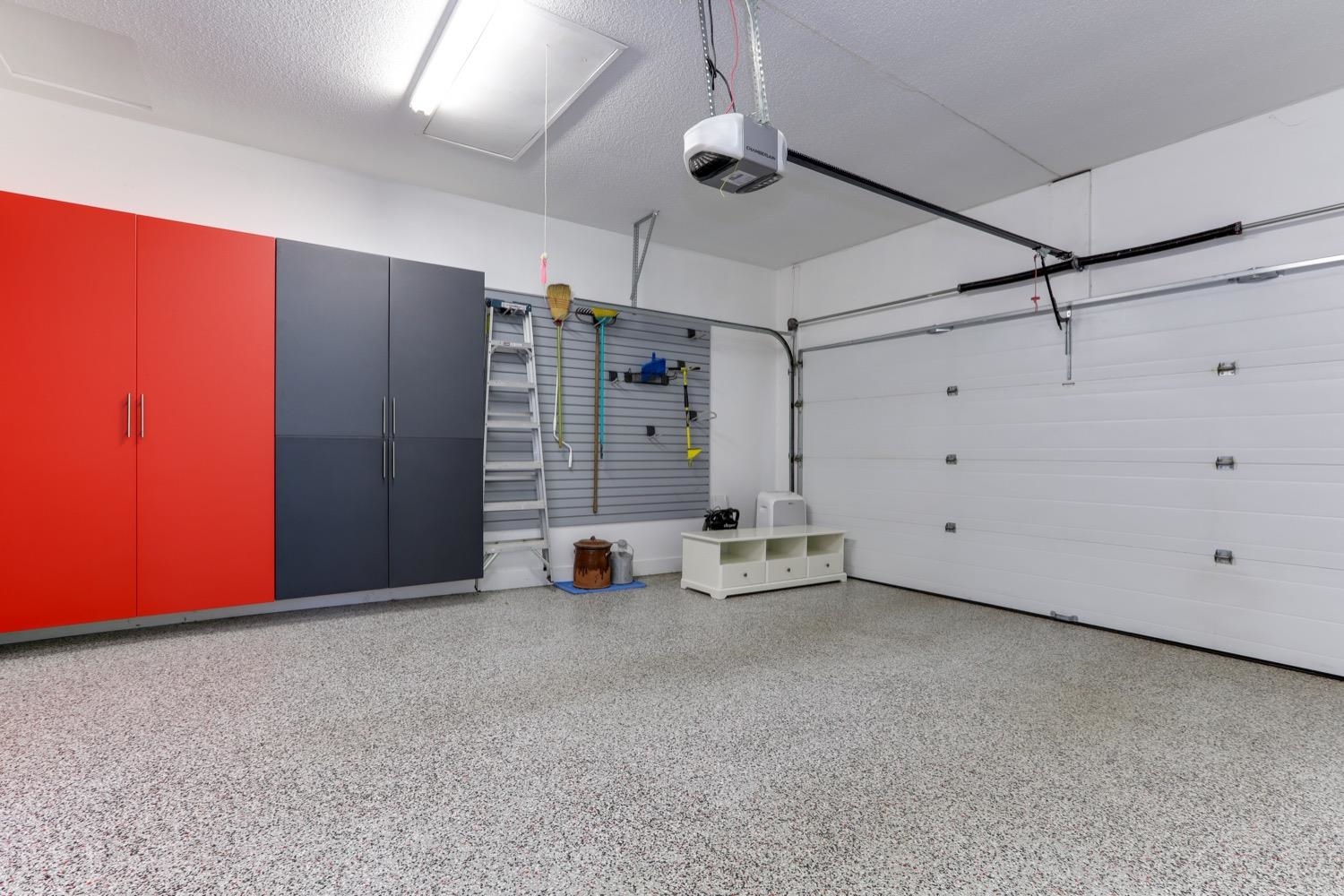114 9012 WALNUT GROVE DRIVE, #114