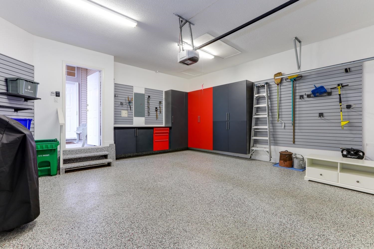 114 9012 WALNUT GROVE DRIVE, #114