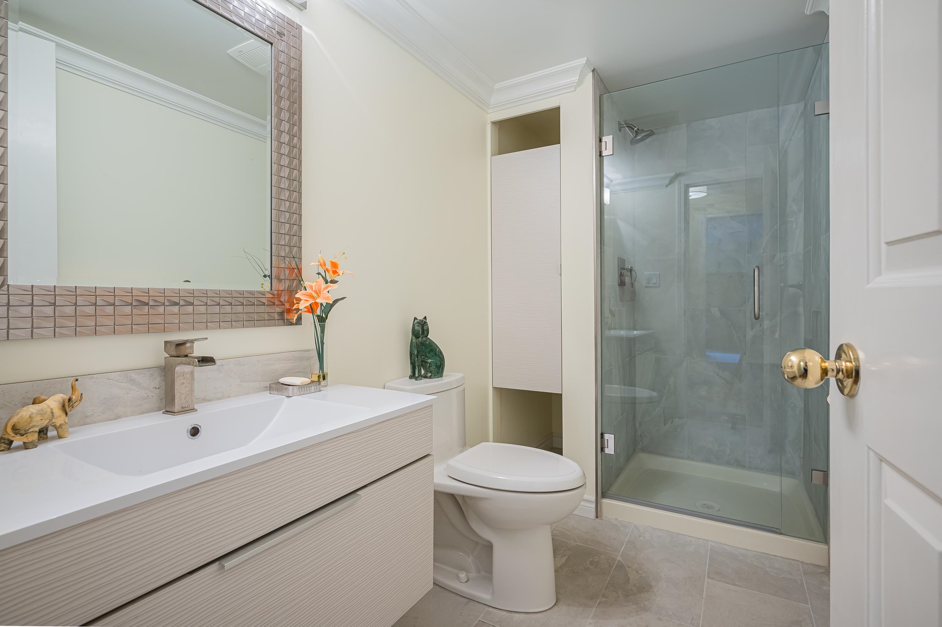 115 15270 17 AVENUE, #115