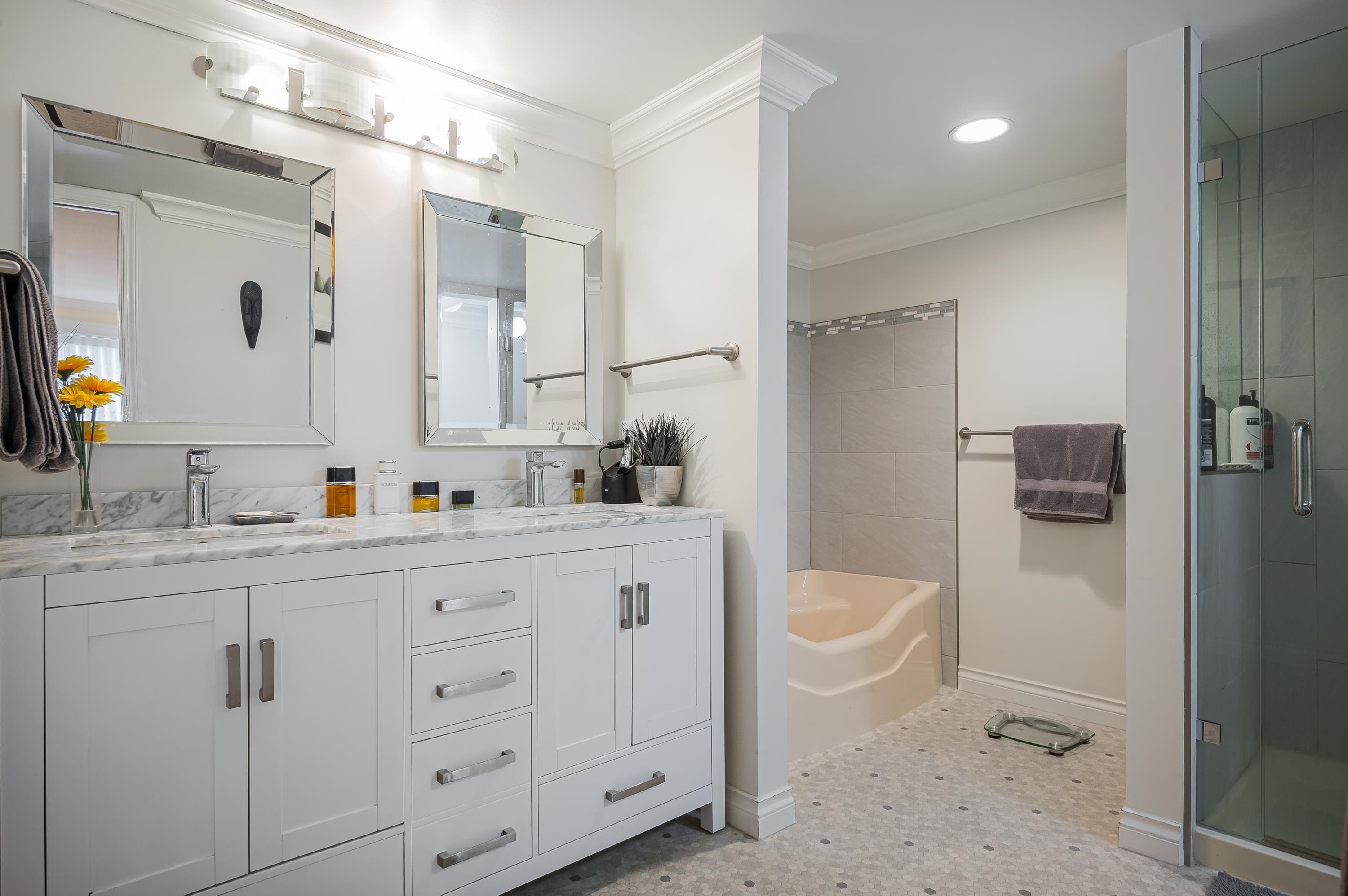 115 15270 17 AVENUE, #115