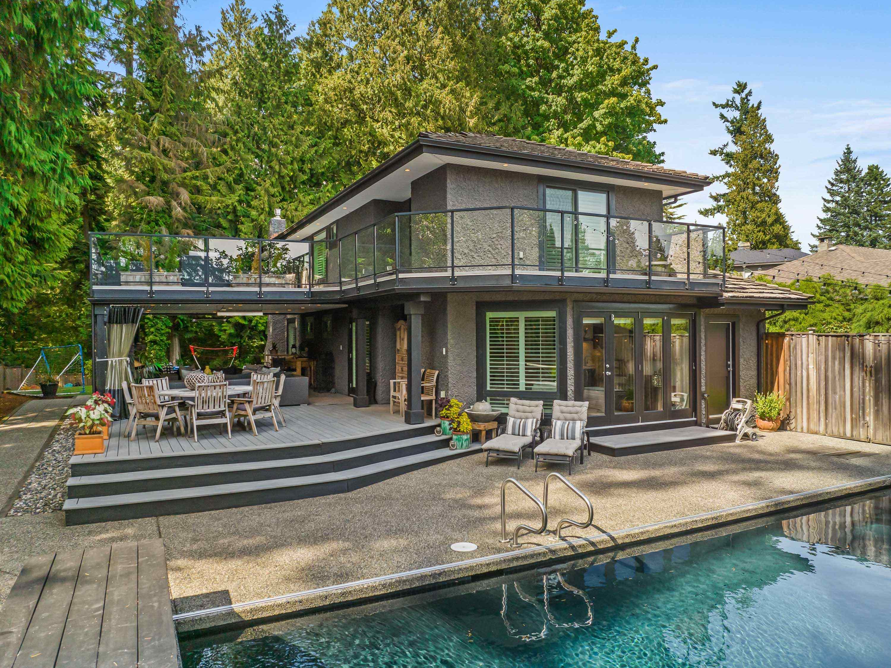 2453 LECLAIR DRIVE