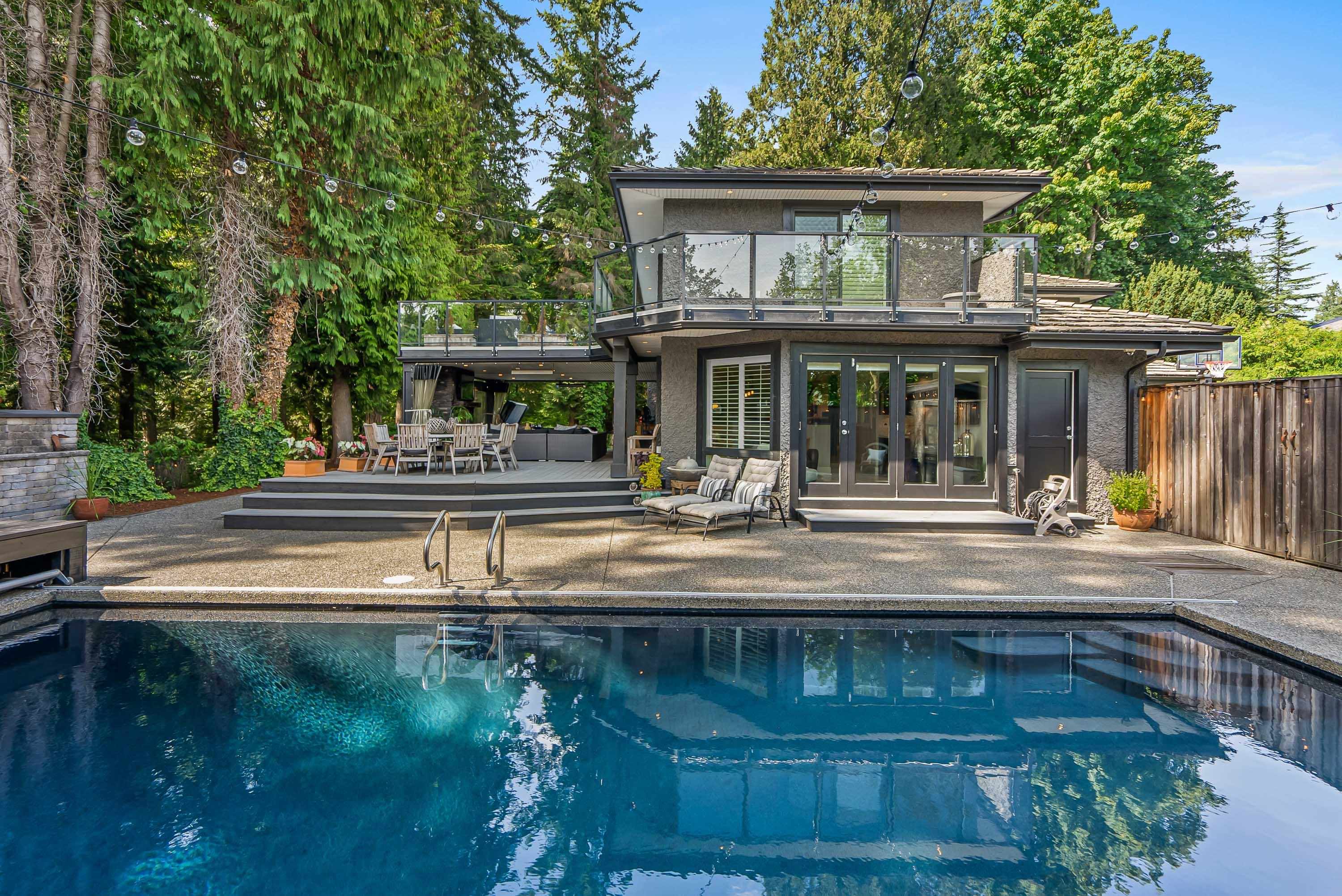 2453 LECLAIR DRIVE