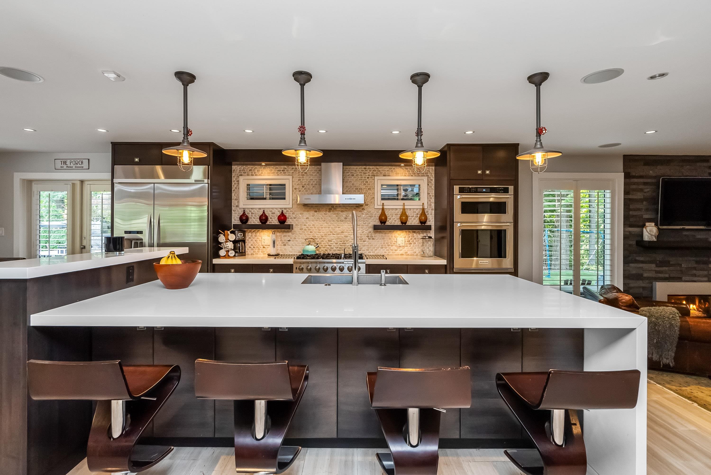 2453 LECLAIR DRIVE