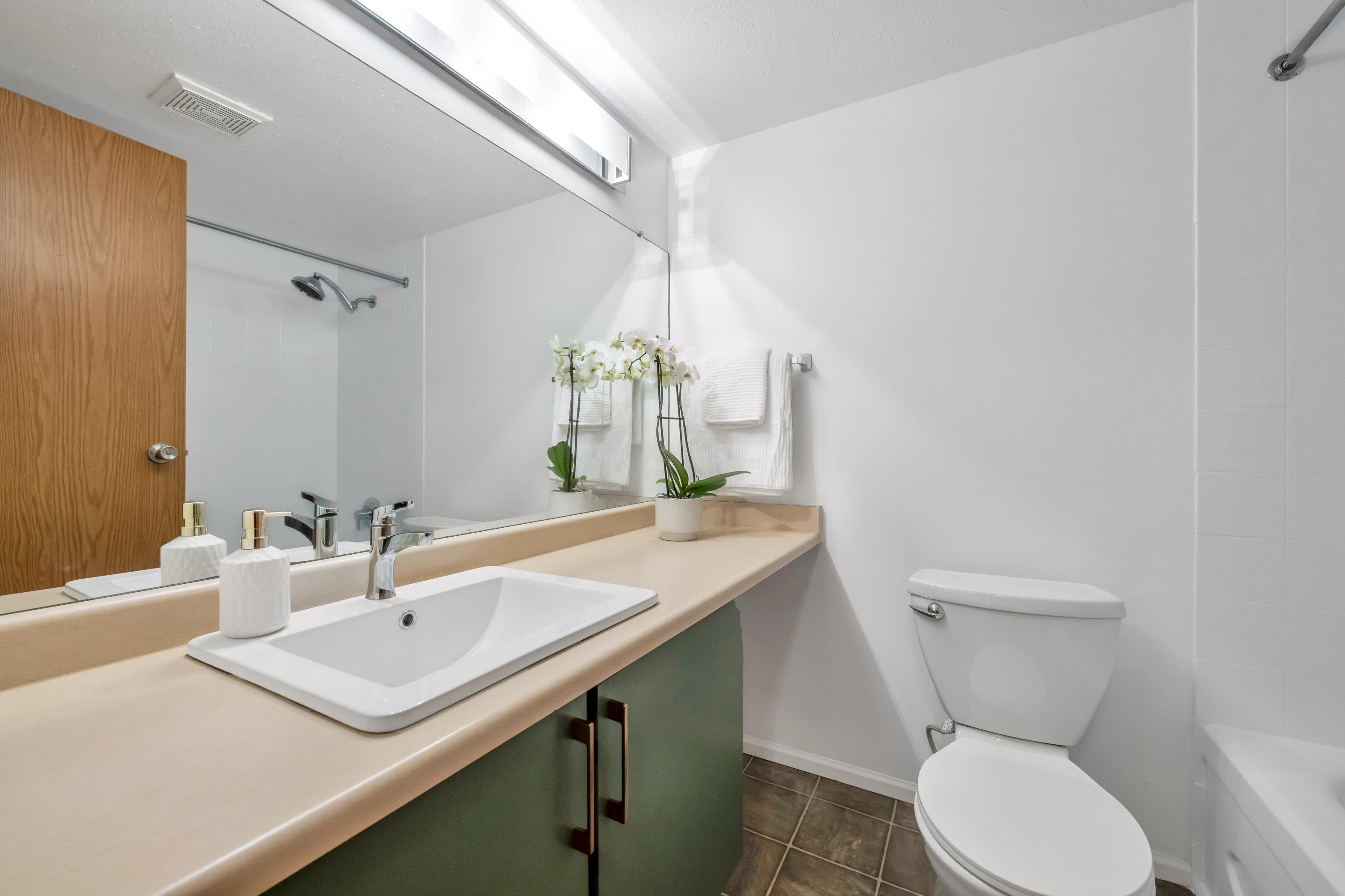 402 2328 OXFORD STREET, #402