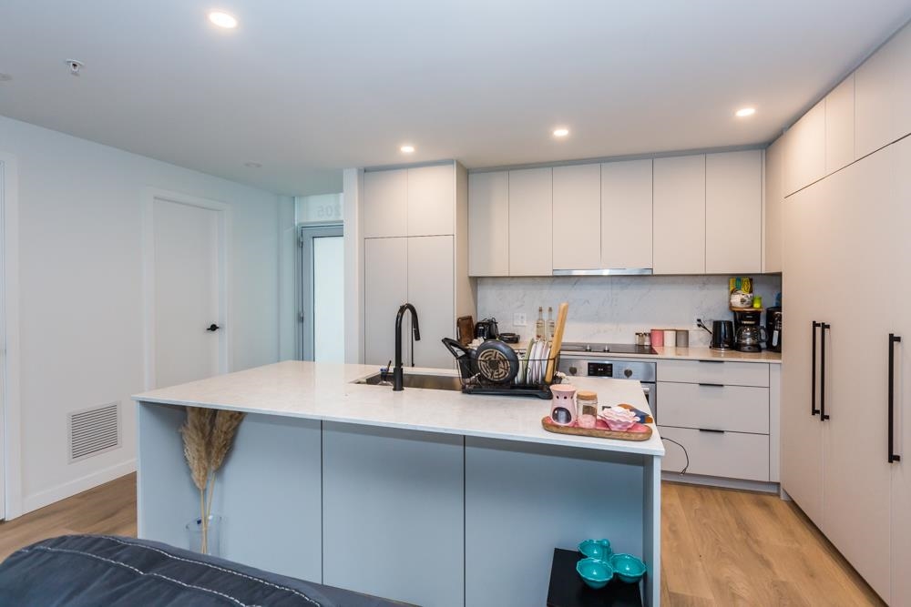205 10225 WHALLEY BOULEVARD, #205