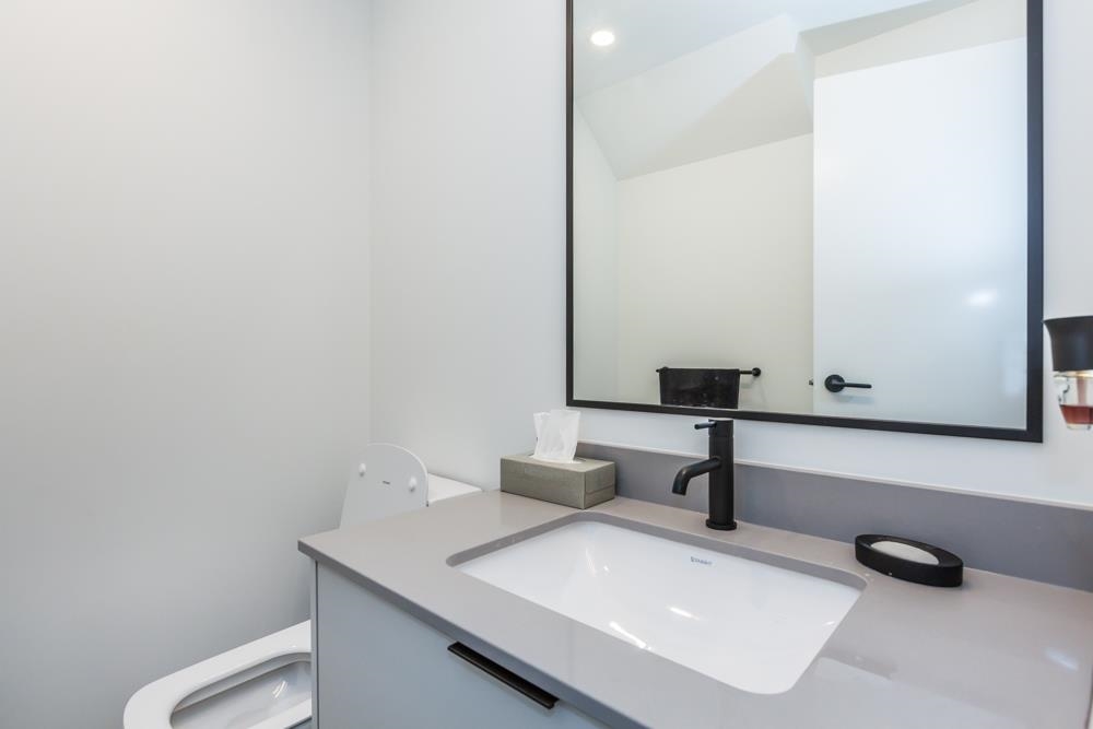205 10225 WHALLEY BOULEVARD, #205