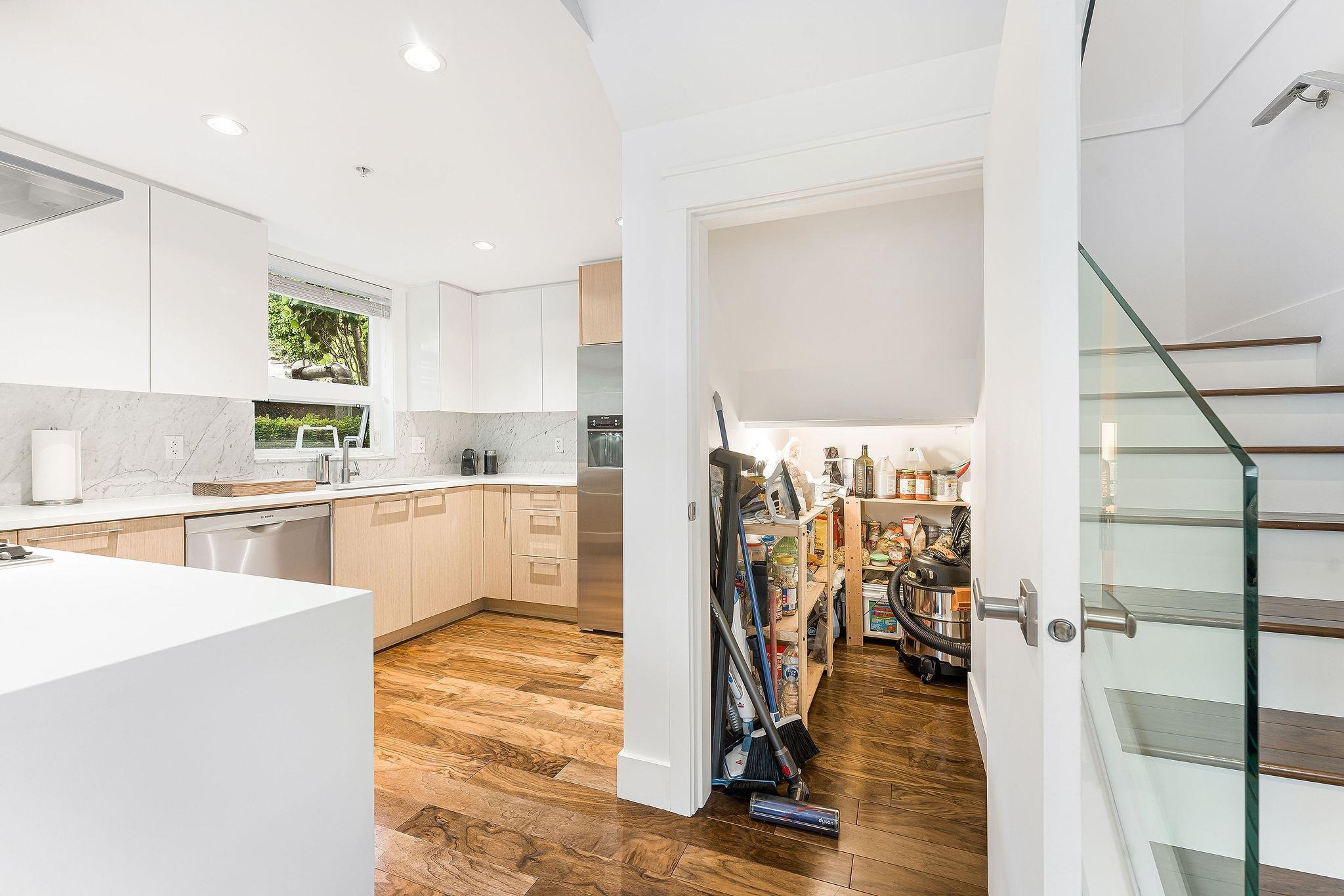 101 2200 CALEDONIA AVENUE, #101