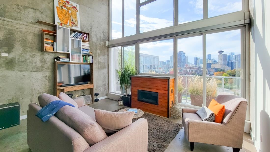 824 289 ALEXANDER STREET, #824