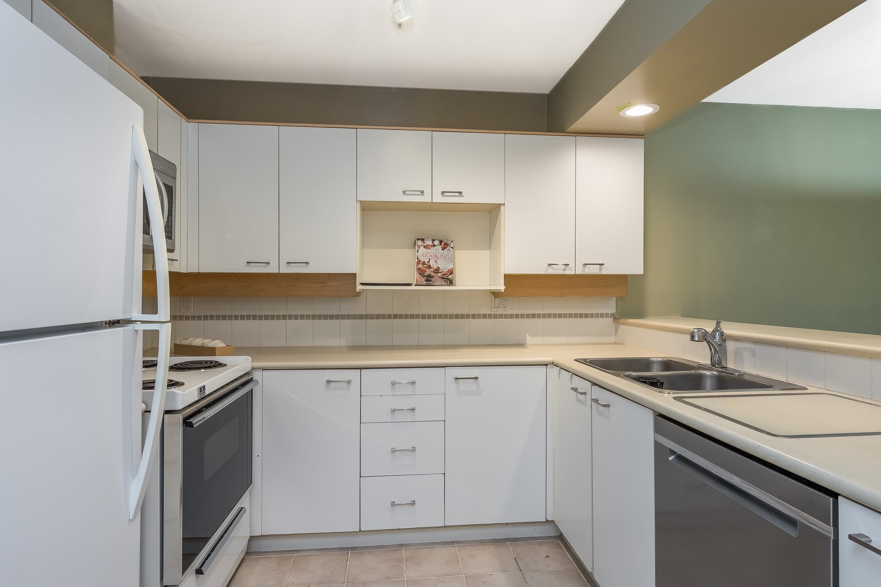 104 15717 MARINE DRIVE, #104