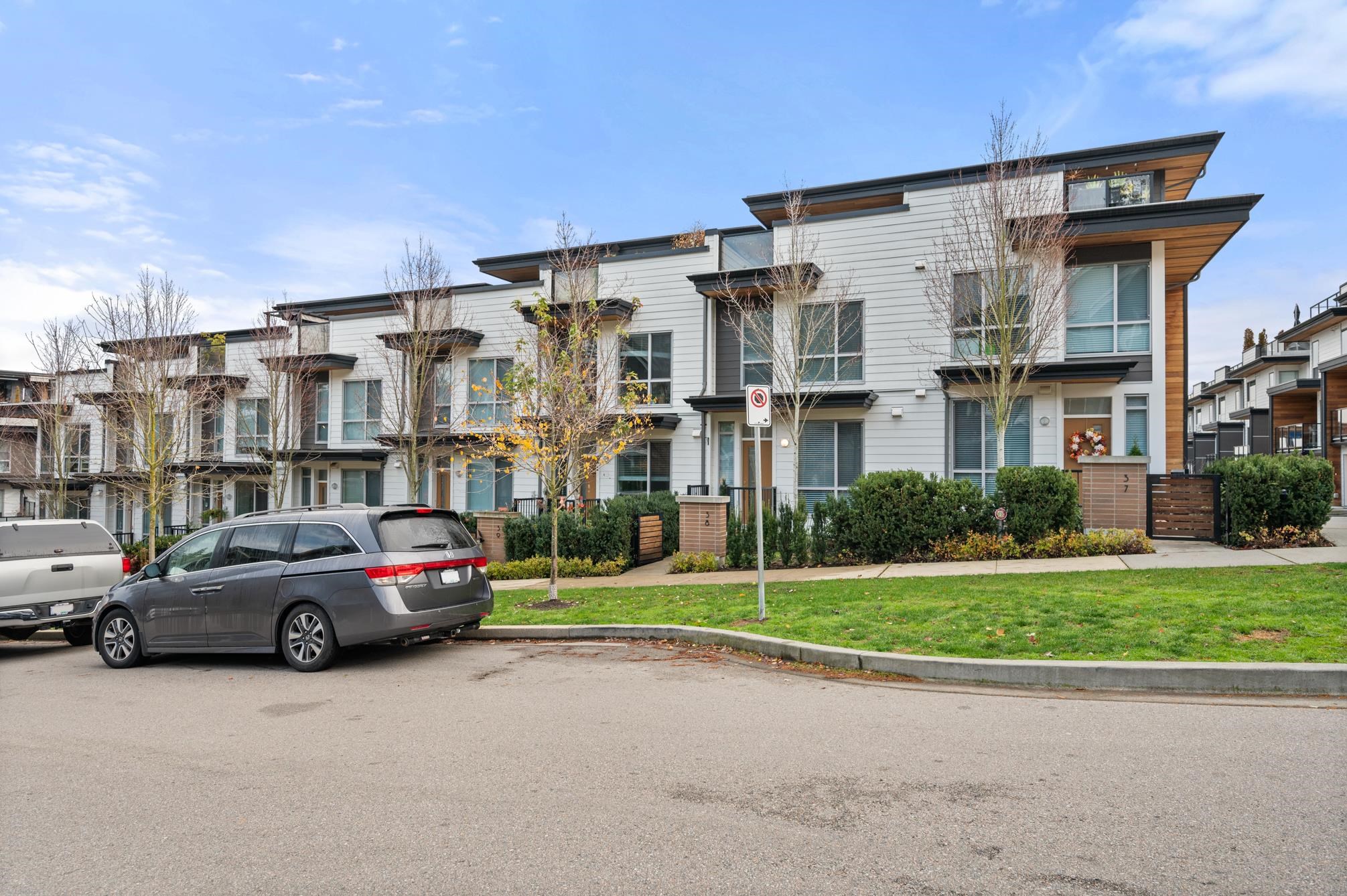 38 2825 159 STREET, #38