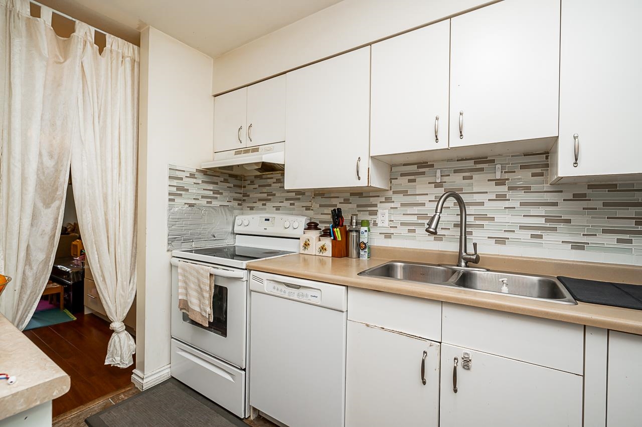 209 15991 THRIFT AVENUE, #209