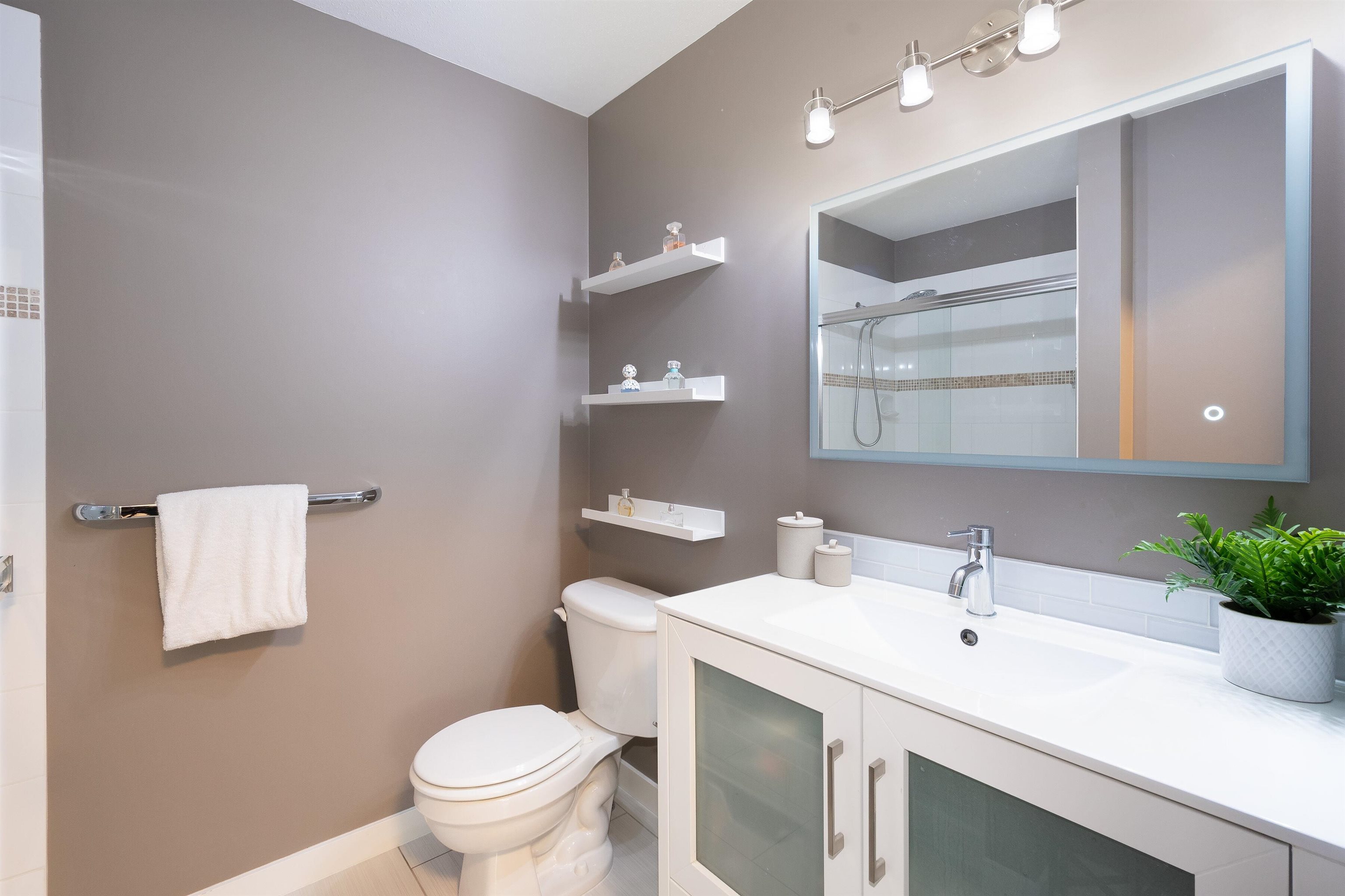 160 2000 PANORAMA DRIVE, #160