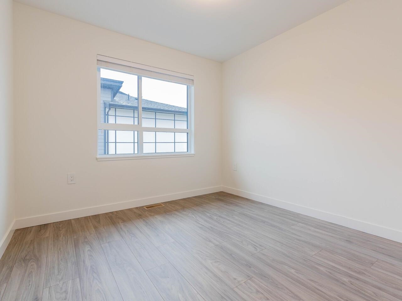 102 20150 81 AVENUE, #102