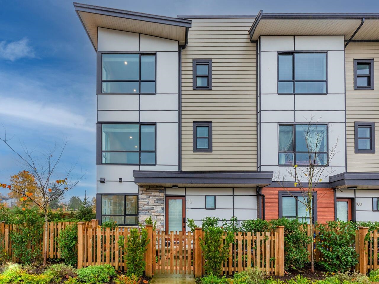102 20150 81 AVENUE, #102
